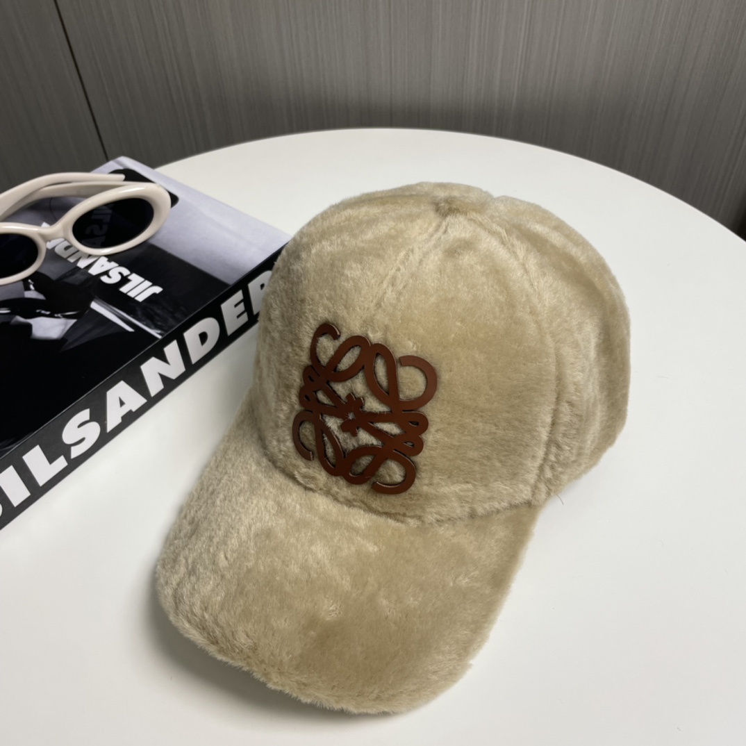Stylish P80 Lowe Baseball Cap: Sweet, Cool, and Handsome Velvet Design. - 图片 6