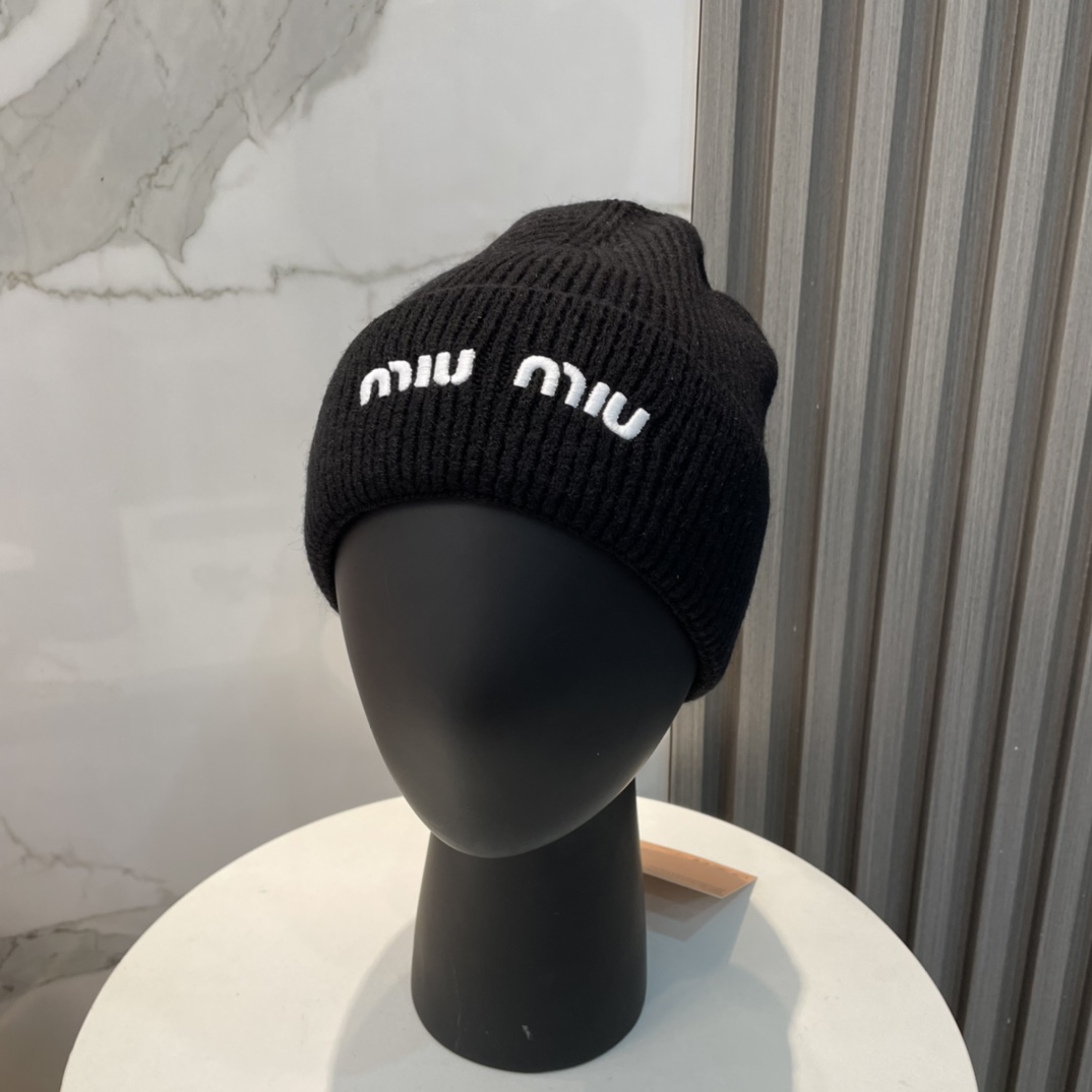 MiuMiu Sombreros Sombrero de punto Bordado Universal para hombres y mujeres Tejido