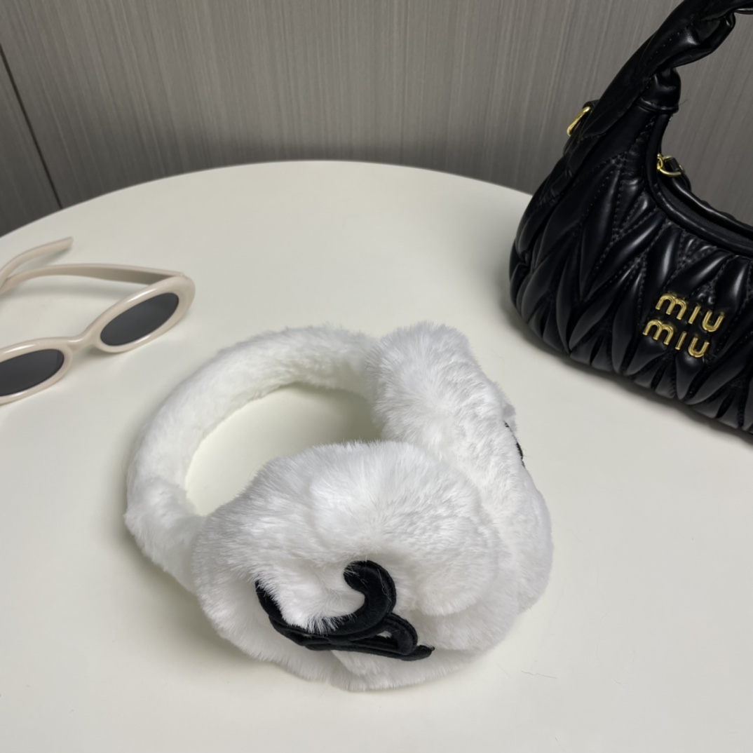 Celine Selin’s twirling twirl with a fibrous fur, super warm, multi-twirl