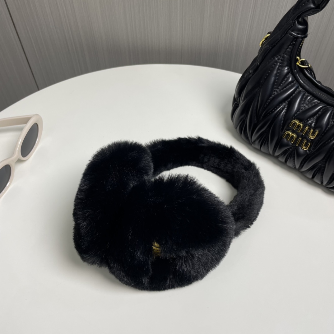 Celine Selin’s twirling twirl with a fibrous fur, super warm, multi-twirl