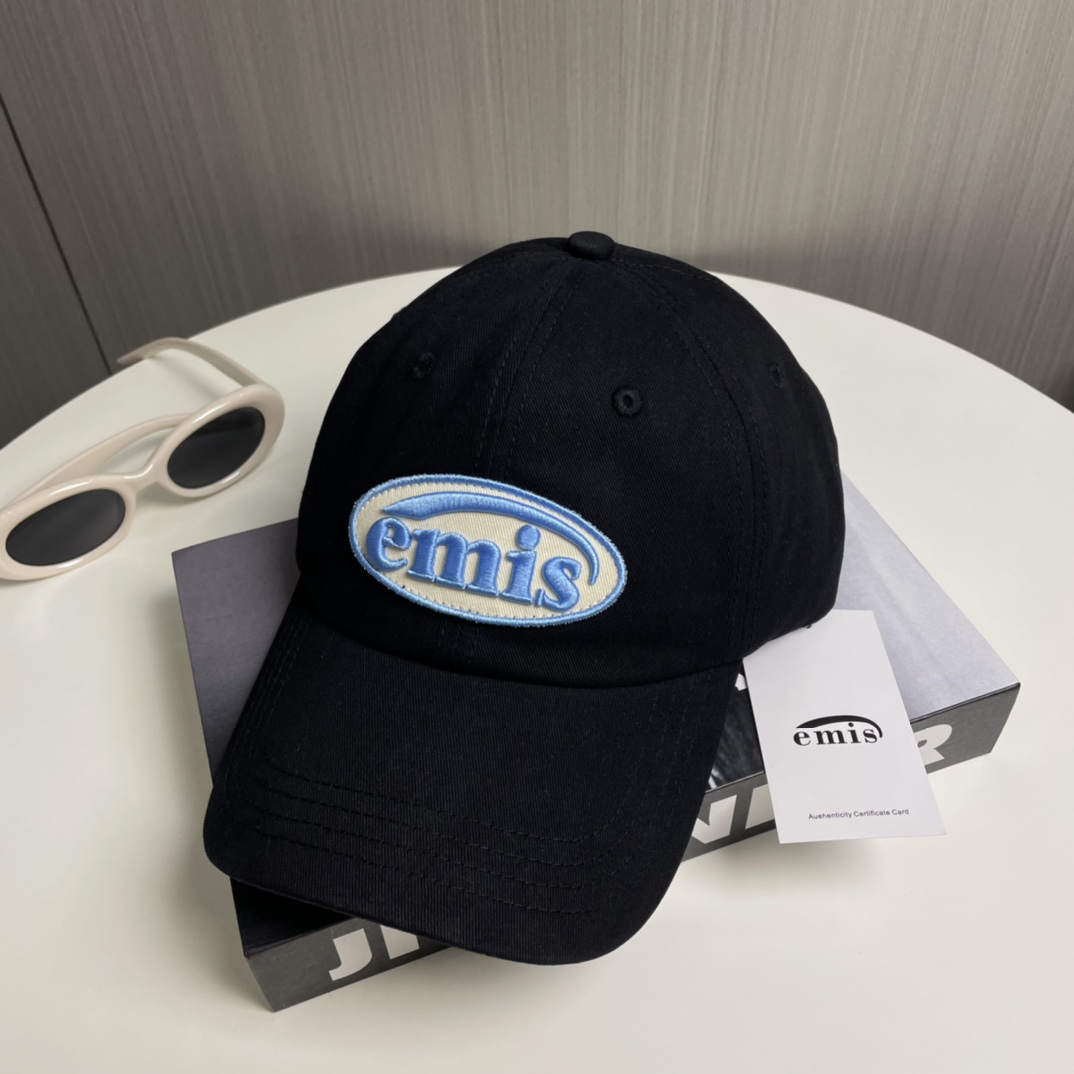 Trendy Korean Baseball Cap: Magic Power of Style Appeal and Popularity - 图片 8