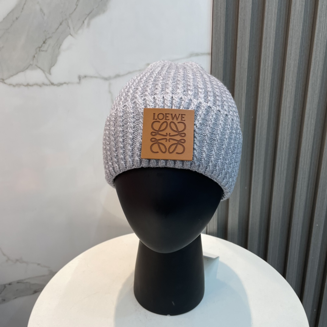 NO:215628,Loewe knitted hat!  Xiaohongshu is a hot-selling hit product!  Dress up cool!  The same style for men and women, thicker and warmer, fashionable and popular texture, the best products for warmth in autumn and winter, hurry up and order, run-time hat, fisherman hat, baseball hat, knit hat, hat, loewe, loewe, espadrilles, hats19860909罗意威loewe款针织帽！小红书热卖爆款！穿搭神气！男女同款,加厚更保暖,时尚流行质感一流,秋冬保暖最佳名品,赶紧订购哦,跑量款帽子渔夫帽棒球帽针织帽,帽子,loewe,loewe,espadrilles,hats,hat