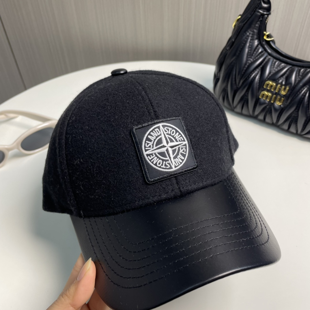 Stoneste’s Stylish Wool Cap: Young Fashion People Embrace Color Systems for Fall/Winter - 图片 7