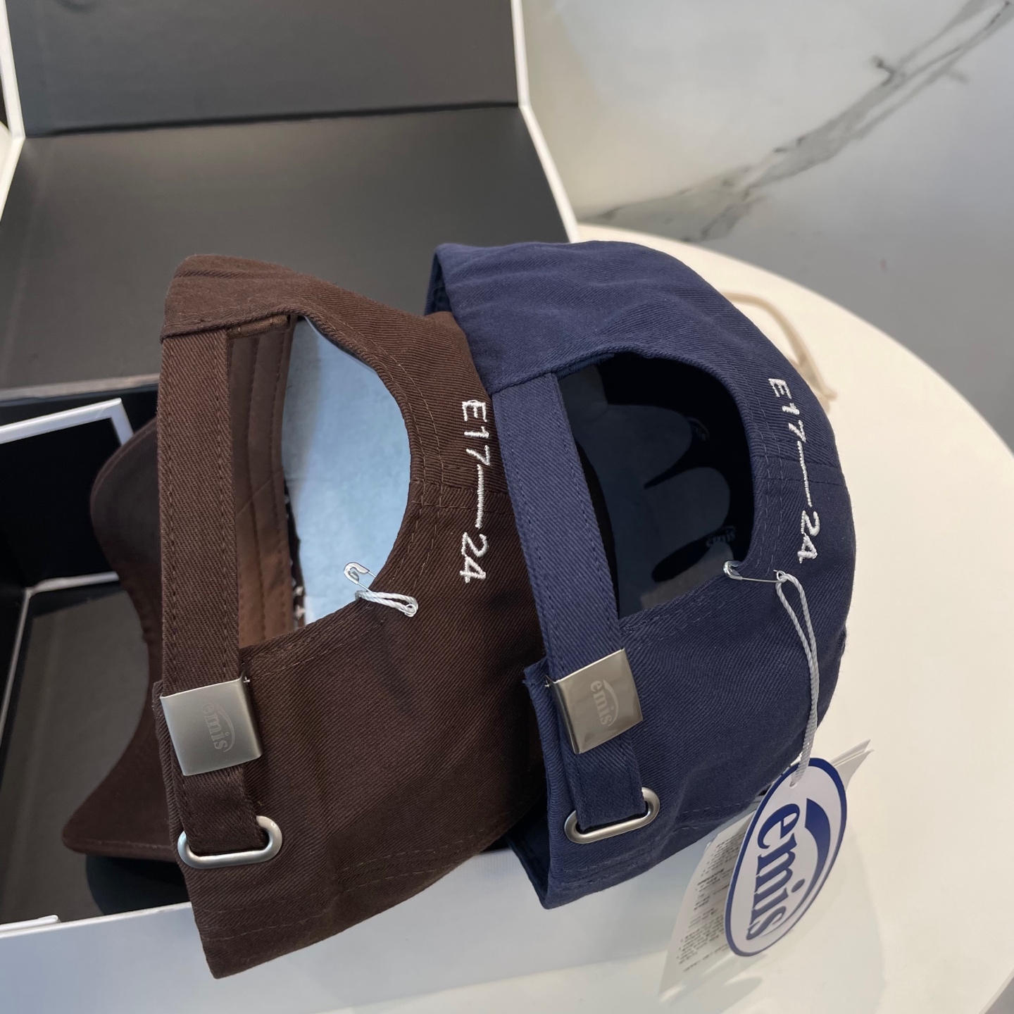 Trend Alert: Korean Fashion Baseball Cap with Magical Appeal Gains Popularity - 图片 8