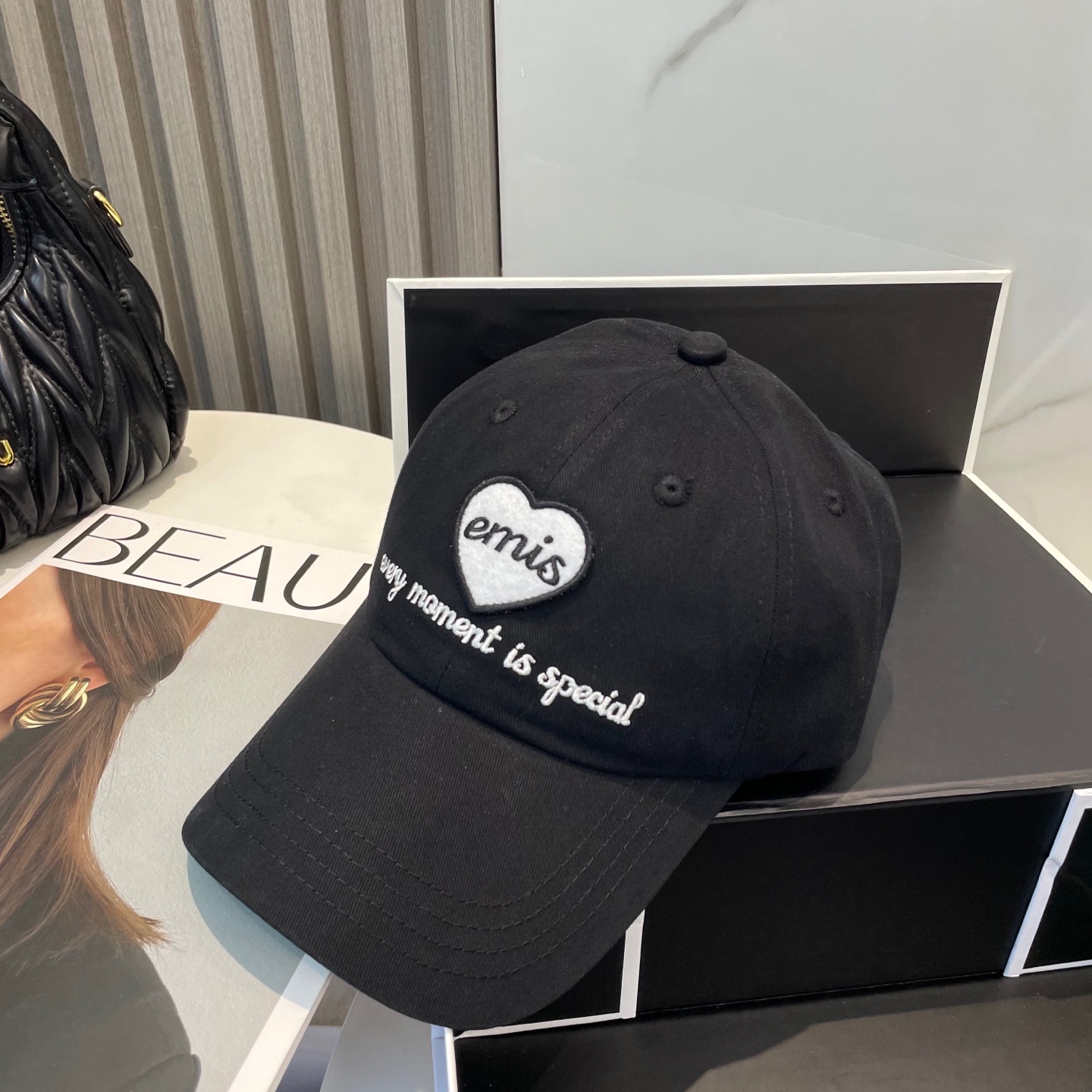 Trendy Korean Baseball Cap: Irresistible Magic Power for All Fashion Enthusiasts - 图片 6