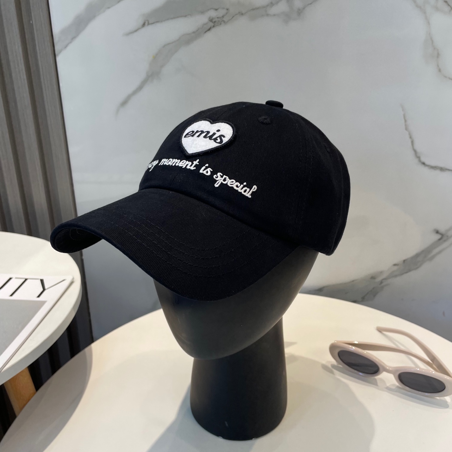 Trendy Korean Baseball Cap: Irresistible Magic Power for All Fashion Enthusiasts - 图片 3