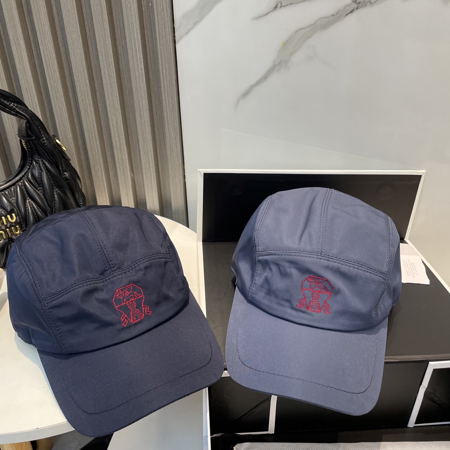 Luxury White Baseball Cap by Brunello Cucinelli: High-Quality and Special Delivery - 图片 5