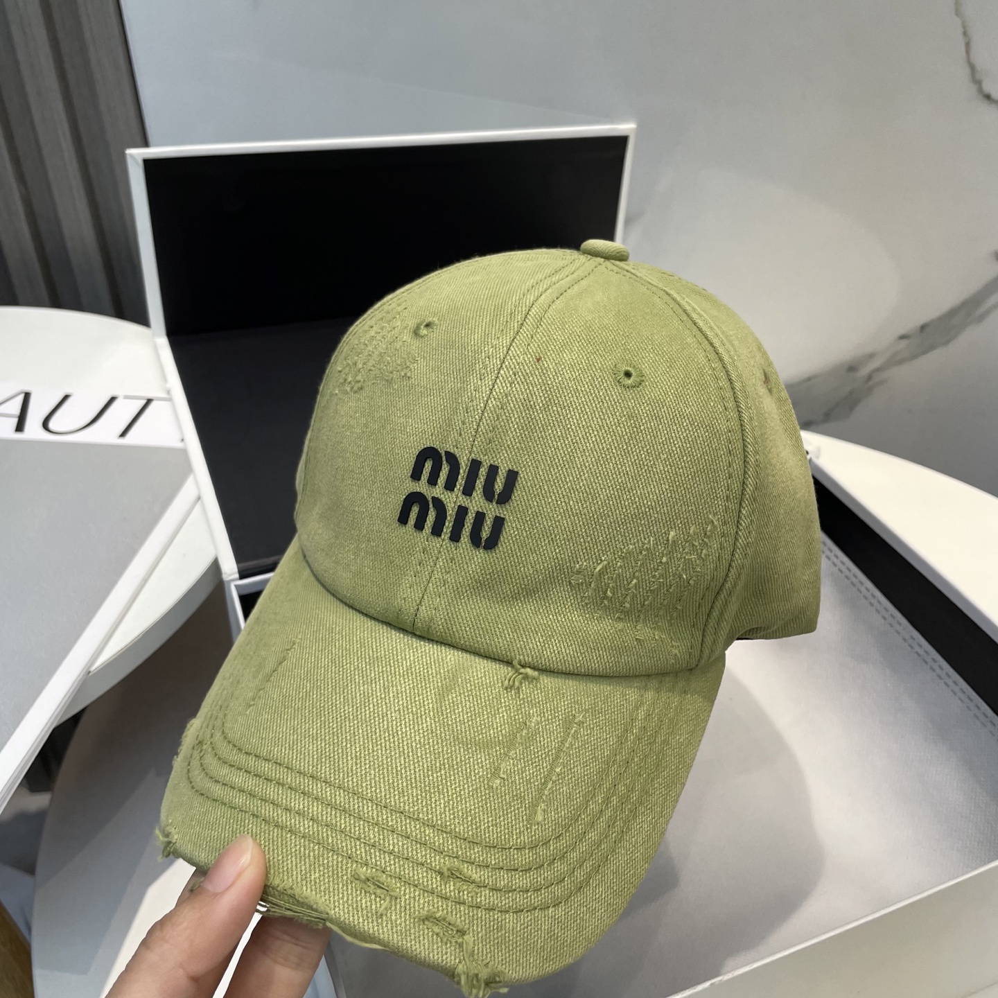 [Miu Miu Hats]Miumiu new plain baseball capThe current hot color system is