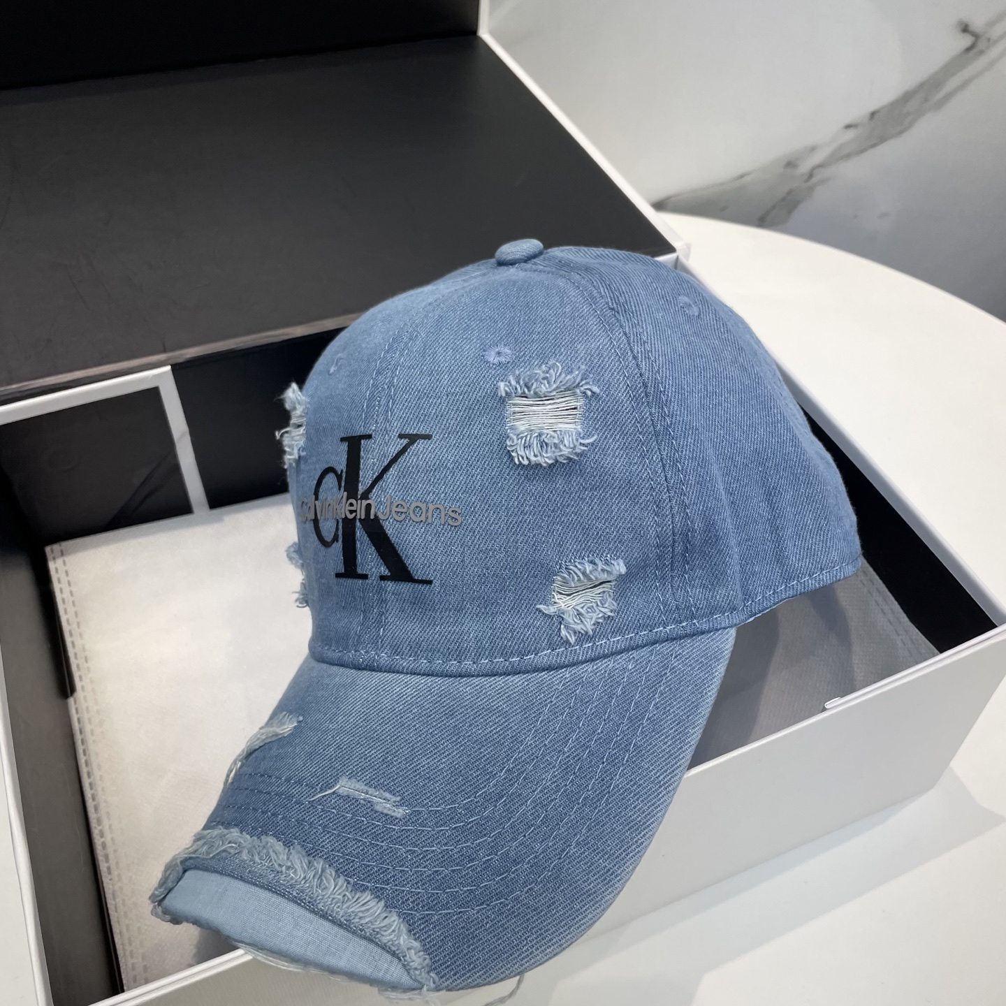 Water-Washing Cowboys: A New Series of Cleaned Cowboy Caps and Clothes - 图片 2