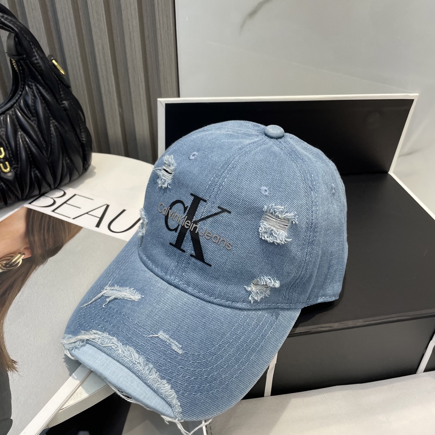 Water-Washing Cowboys: A New Series of Cleaned Cowboy Caps and Clothes - 图片 5