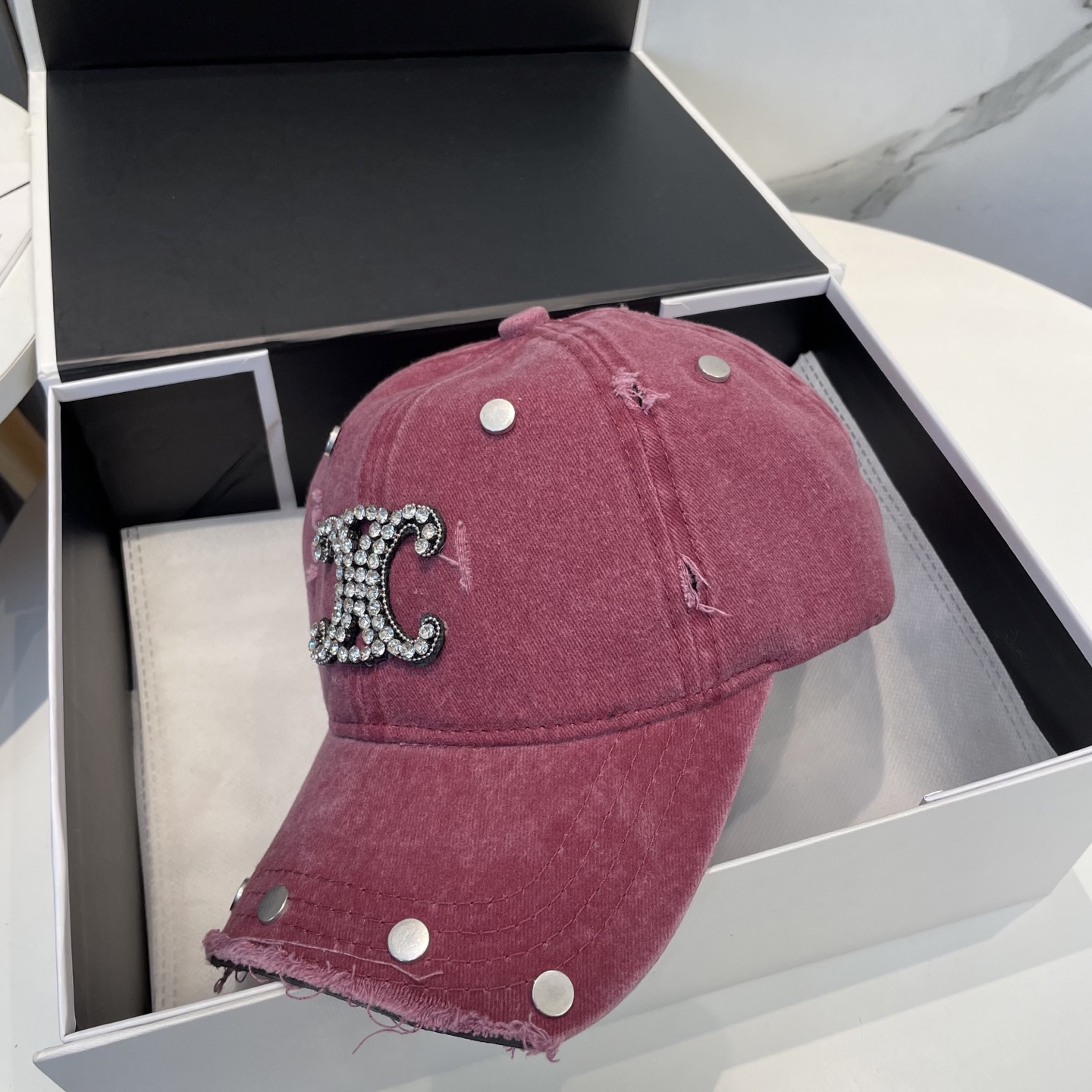 【CELINE赛琳】2025新款重设计款棒球帽，新款出货，大牌款超好搭配，赶紧入手！