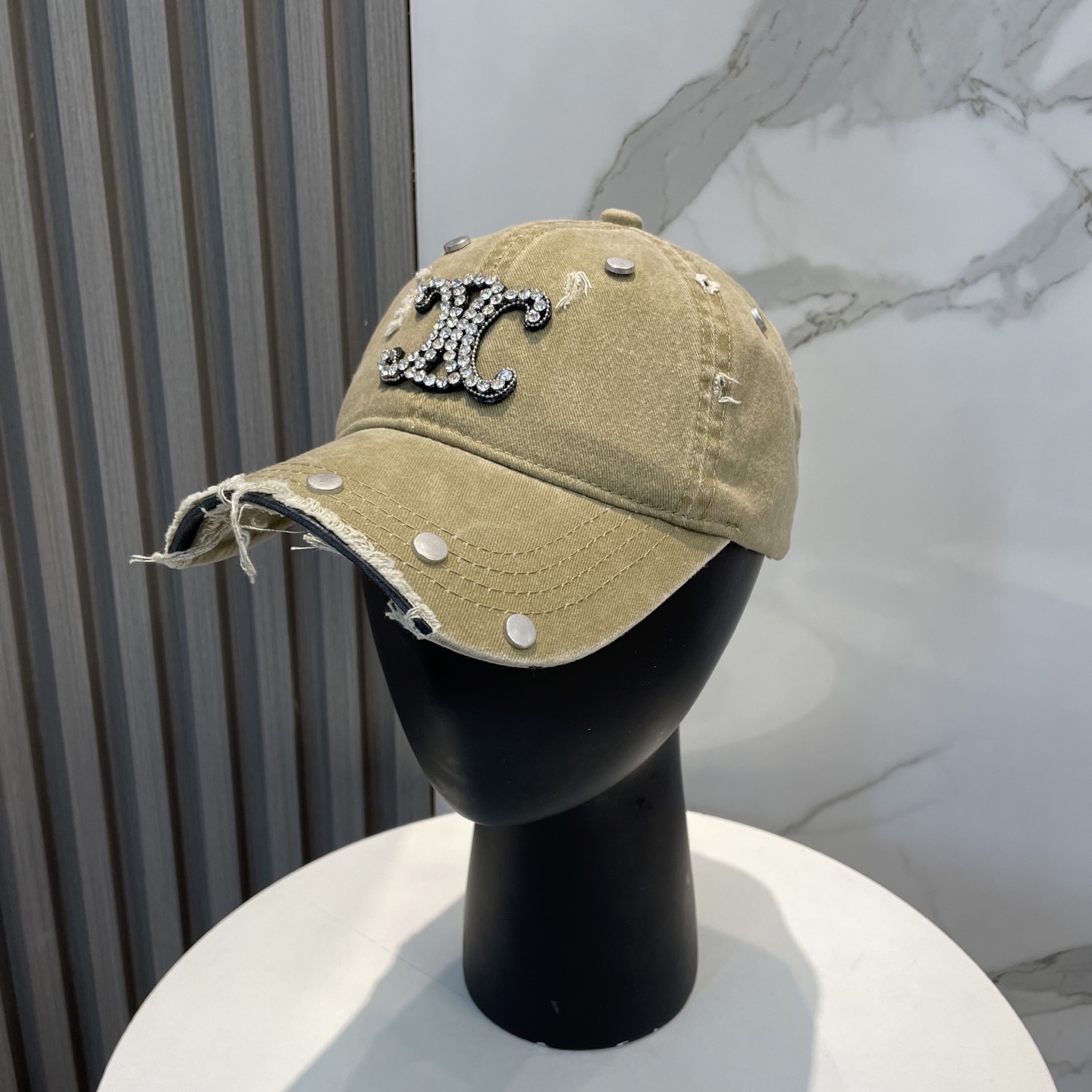 【CELINE赛琳】2025新款重设计款棒球帽,新款出货,大牌款超好搭配,赶紧入手!