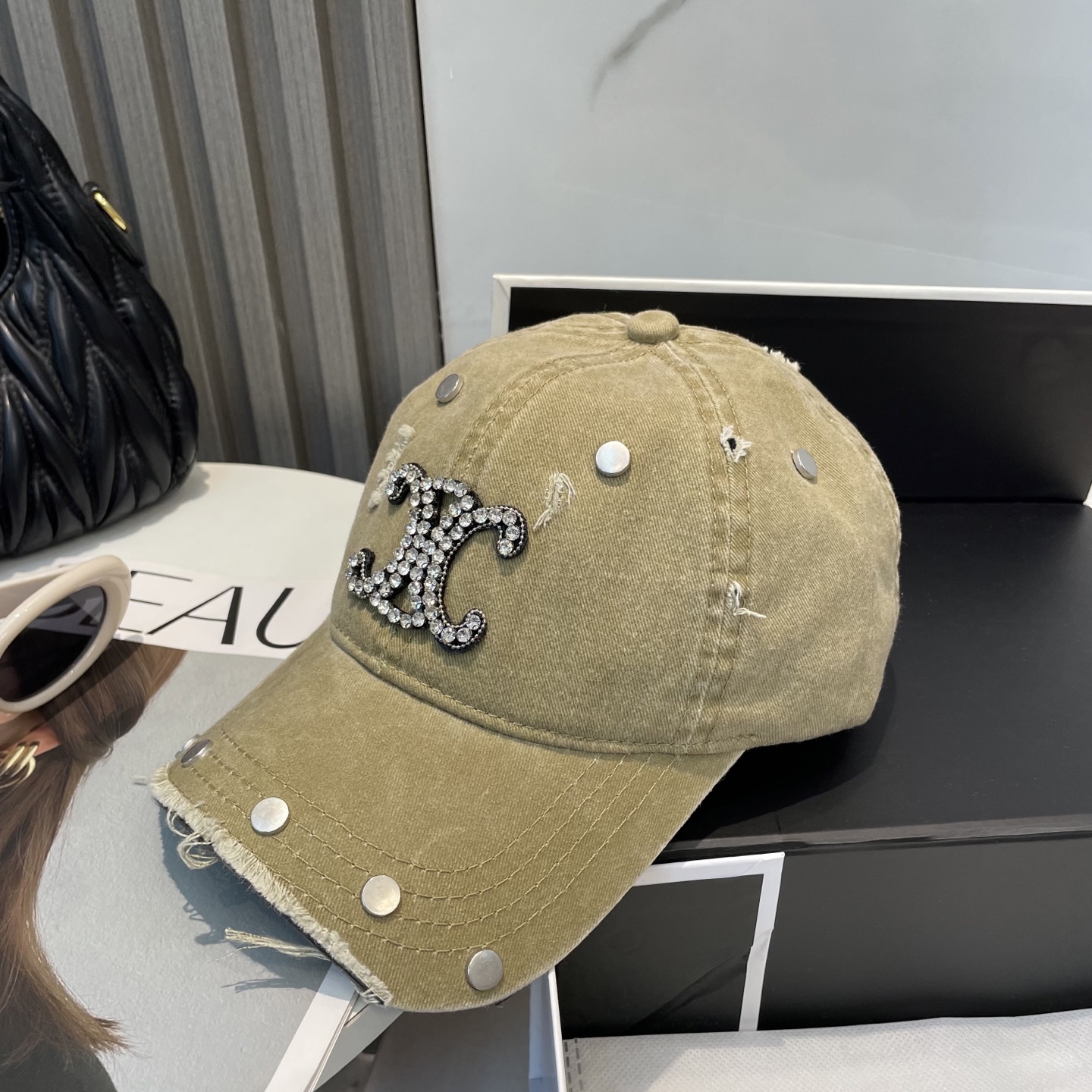 【CELINE赛琳】2025新款重设计款棒球帽,新款出货,大牌款超好搭配,赶紧入手!