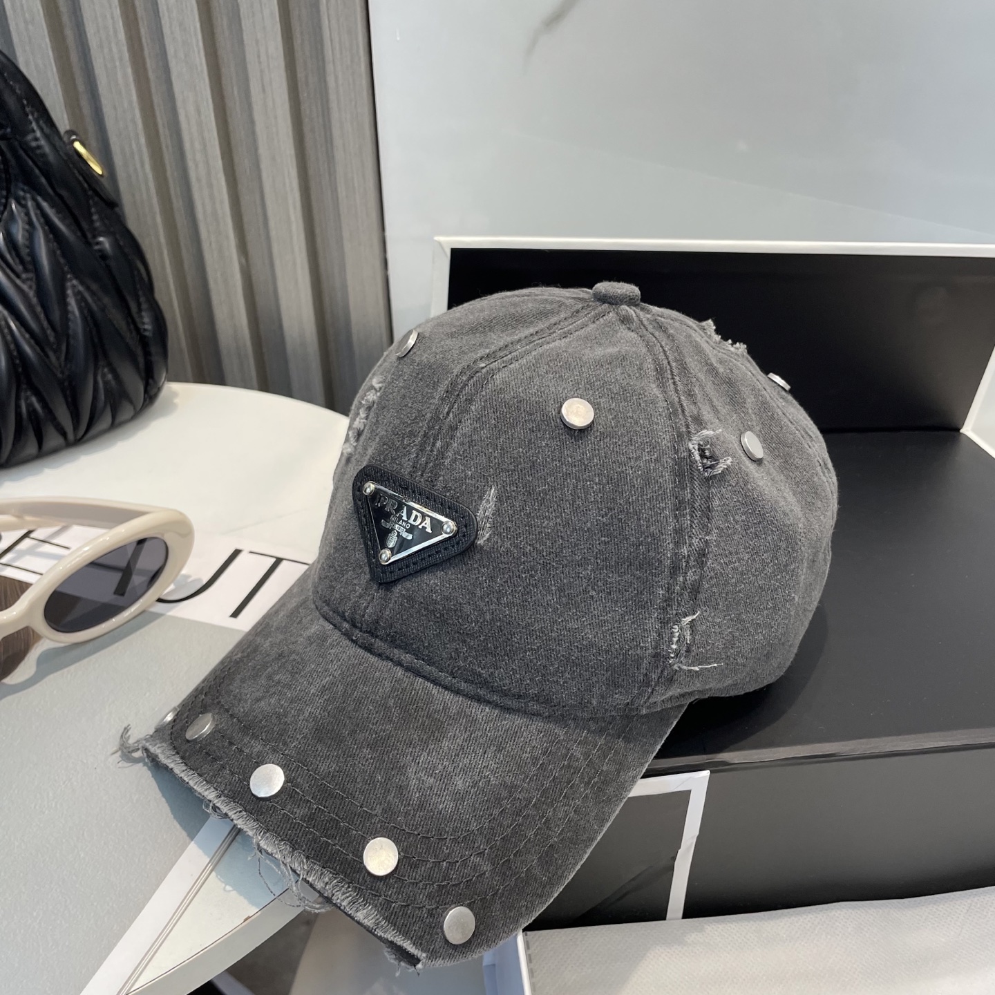 普拉达 Prada 2025新款重设计款棒球帽，新款出货，大牌款超好搭配，赶紧入手！