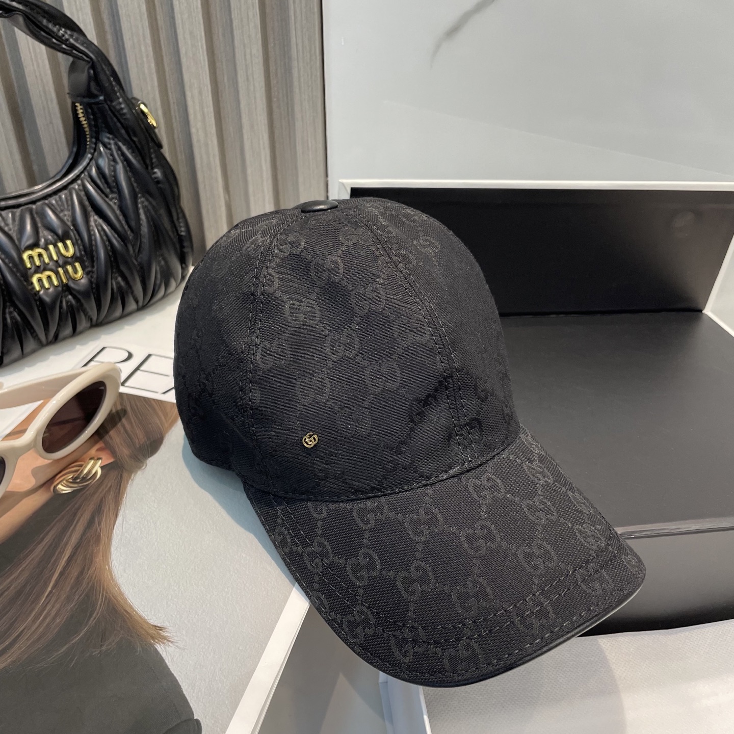   Gucci古奇新款原单棒球帽， 专柜11开模订制，原版帆布面料+头层牛皮，轻盈透气！基础头围56，贴