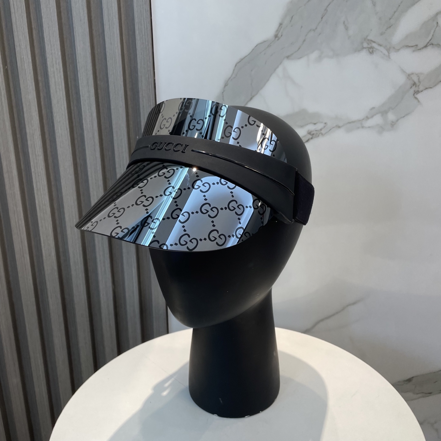 NO:230014,Spot instant delivery Guqi GUCCI popular glasses hats finally arrived Sun hats Summer revolution!  The only fashionable sun hat, blocks UV, blocks dark spots, saves skin, and is so fashionable and versatile!  The latest dior dior sun hat!  Fashionable and beautiful and sun-proof!  It's hard to buy hats, straw hats, fisherman hats, baseball hats, hats, dior, dior, gucci, espadrilles, hats19860909现货秒发 古奇 GUCCI爆款眼镜帽总算到货啦 遮阳帽 夏天里的革命！ 唯一一顶时尚太阳帽,挡住UV 挡住黑斑,拯救皮肤新武器,还如此时尚百搭！ 最新款 dior迪奥遮阳帽！时尚好看还防晒！这个颜色专柜很难买到帽子草帽渔夫帽棒球帽,帽子,dior,dior,gucci,espadrilles,hats,hat