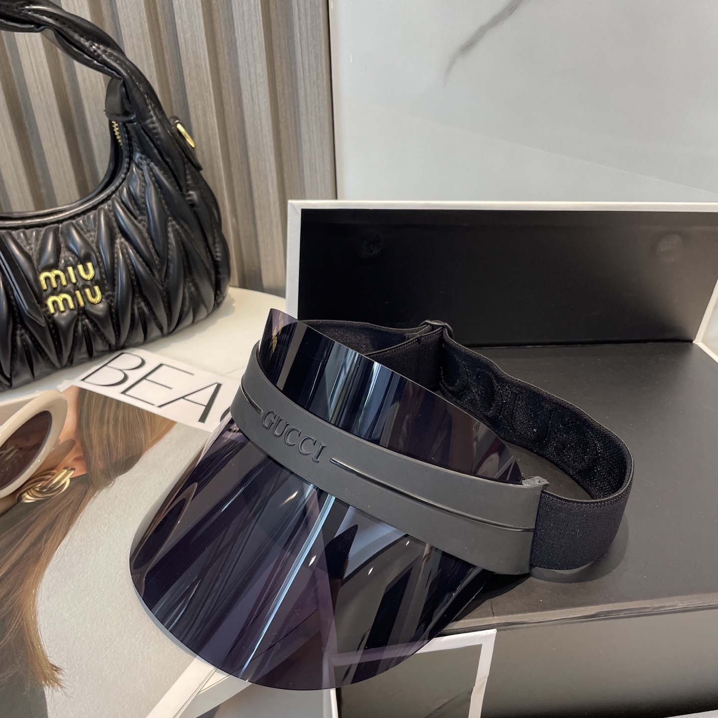  现货秒发 古奇 GUCCI爆款眼镜帽总算到货啦
 遮阳帽 夏天里的革命！
唯一一顶时尚太阳帽，挡住UV