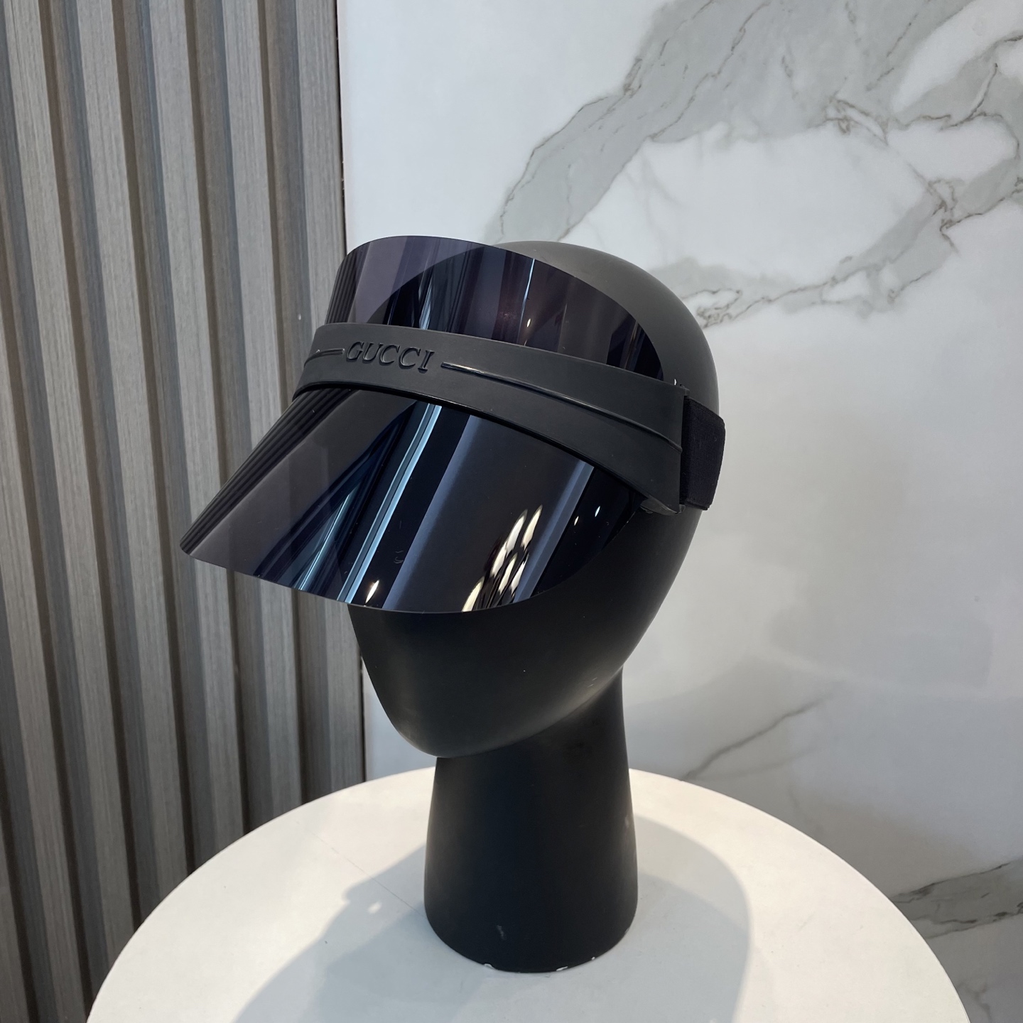 NO:230039,Spot instant delivery Guqi GUCCI popular glasses hats finally arrived Sun hats Summer revolution!  The only fashionable sun hat, blocks UV, blocks dark spots, saves skin, and is so fashionable and versatile!  The latest dior dior sun hat!  Fashionable and beautiful and sun-proof!  It's hard to buy hats, straw hats, fisherman hats, baseball hats, hats, dior, dior, gucci, espadrilles, hats19860909现货秒发 古奇 GUCCI爆款眼镜帽总算到货啦 遮阳帽 夏天里的革命！ 唯一一顶时尚太阳帽,挡住UV 挡住黑斑,拯救皮肤新武器,还如此时尚百搭！ 最新款 dior迪奥遮阳帽！时尚好看还防晒！这个颜色专柜很难买到帽子草帽渔夫帽棒球帽,帽子,dior,dior,gucci,espadrilles,hats,hat