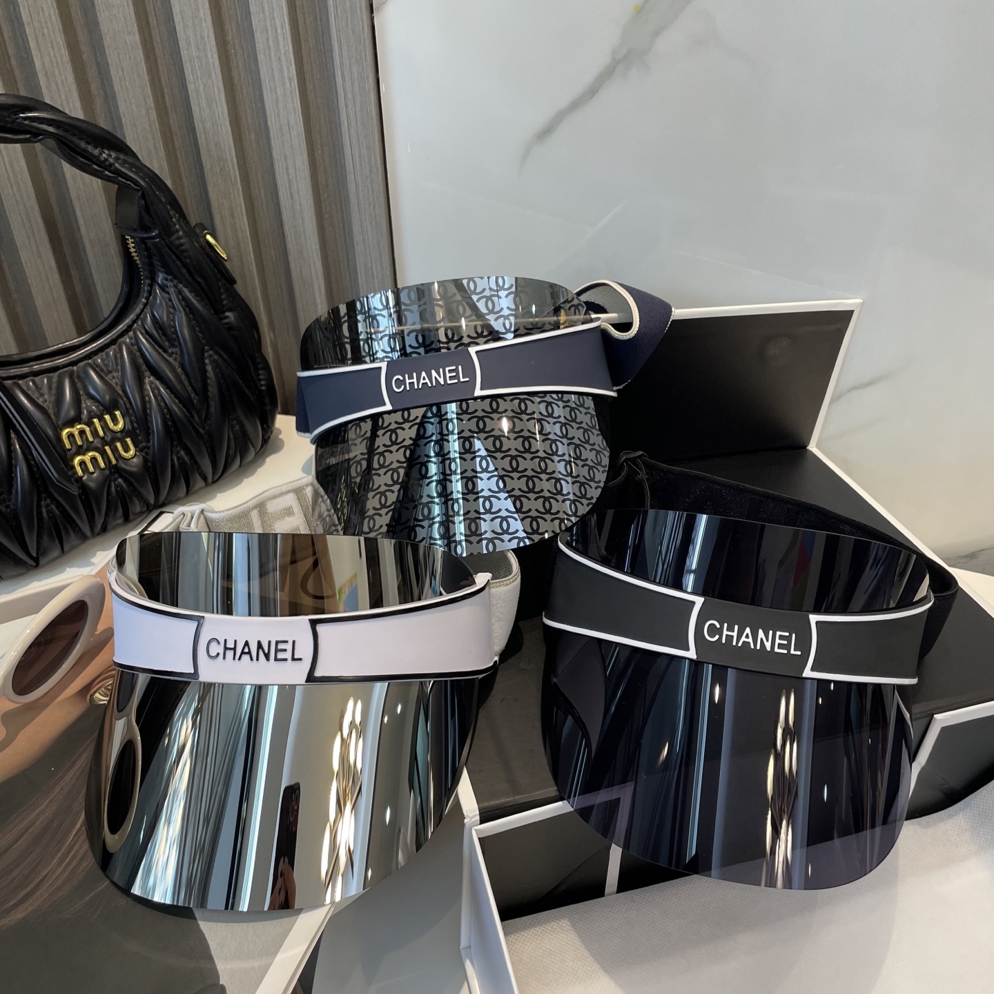 Stylish UV-Blocking Suncap: Chanel’s Latest Fashionable, Protective Accessory - 图片 9