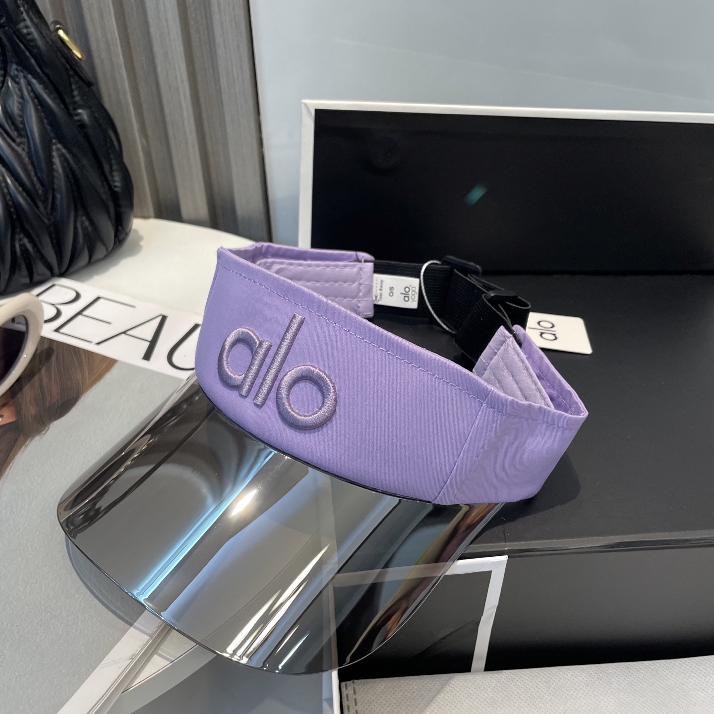 爆款🔥Alo新款镜片空顶帽
定制超薄纯棉面料,简约时尚更透气,超火爆
现货秒发