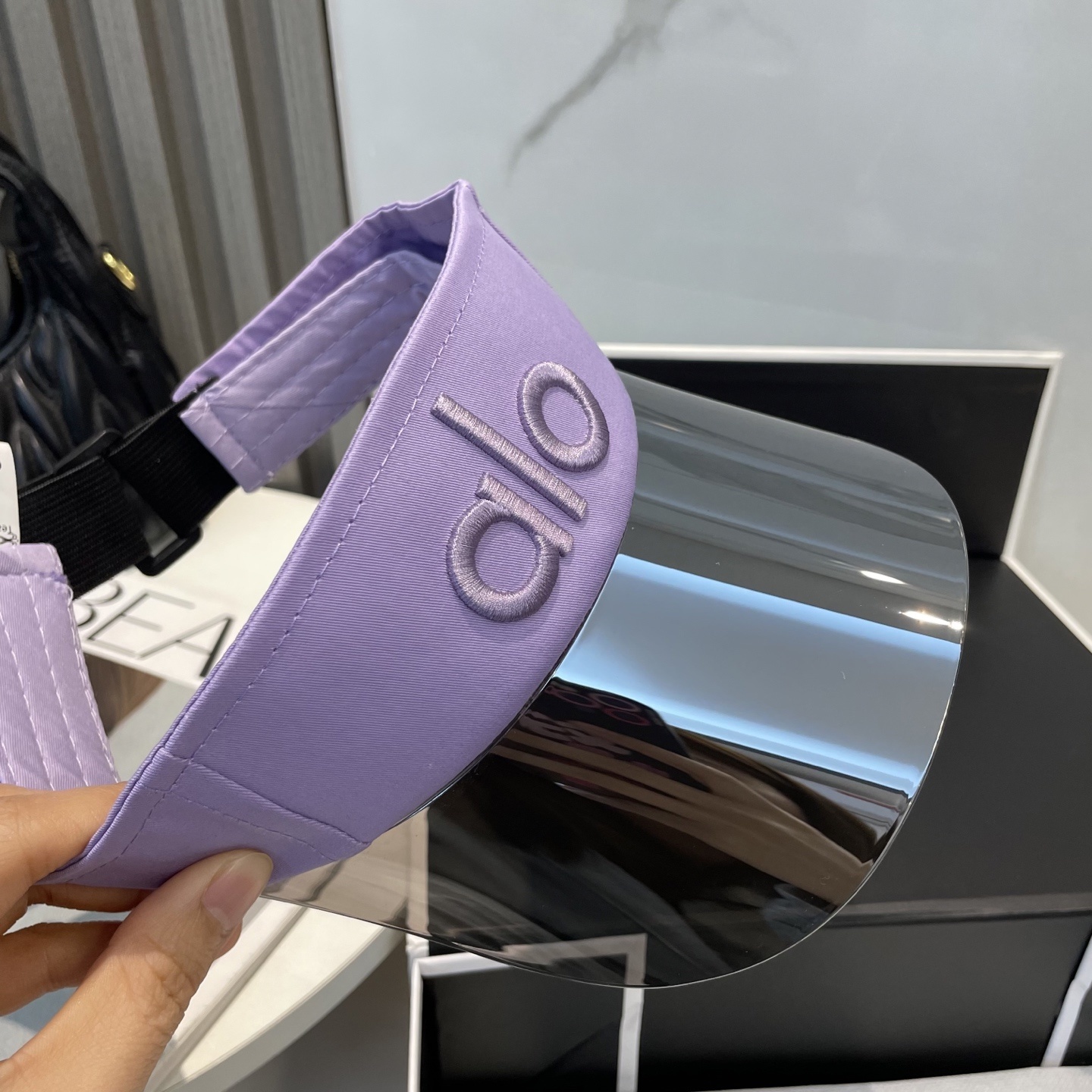 爆款🔥Alo新款镜片空顶帽
定制超薄纯棉面料,简约时尚更透气,超火爆
现货秒发