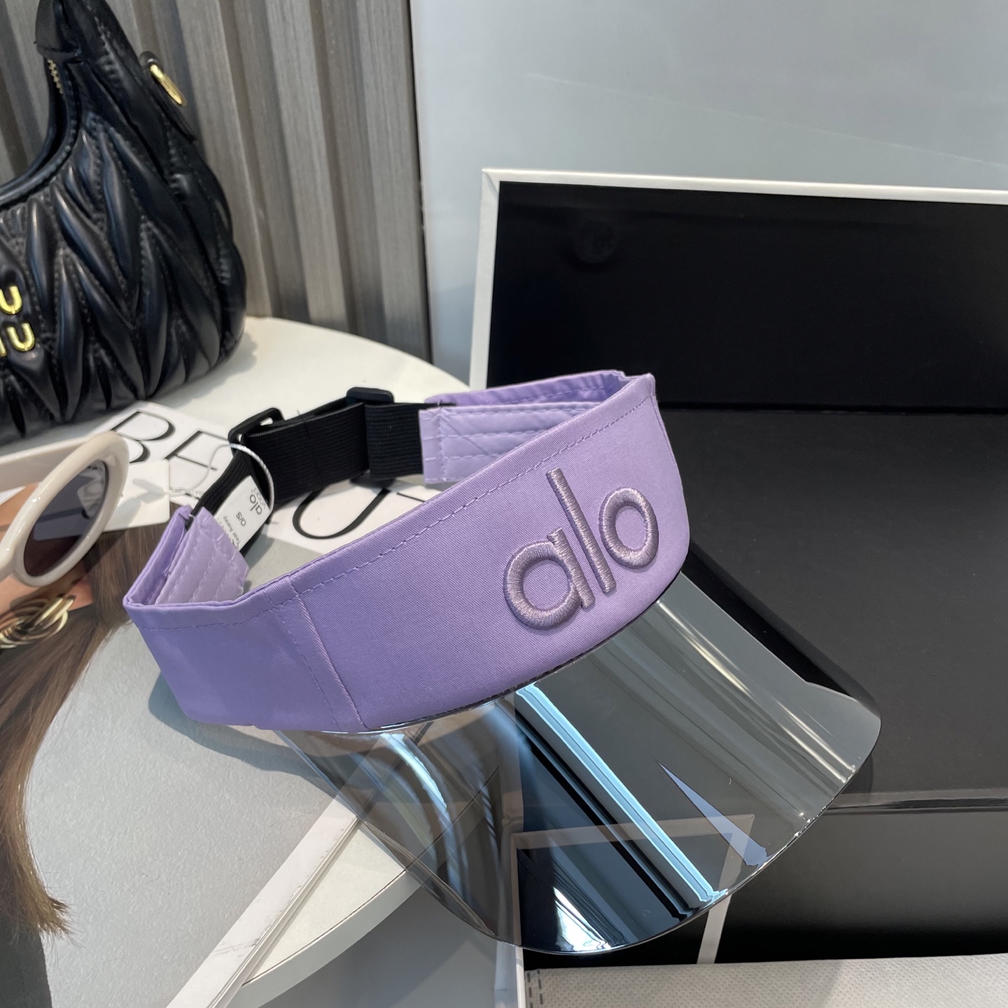 爆款🔥Alo新款镜片空顶帽
定制超薄纯棉面料,简约时尚更透气,超火爆
现货秒发