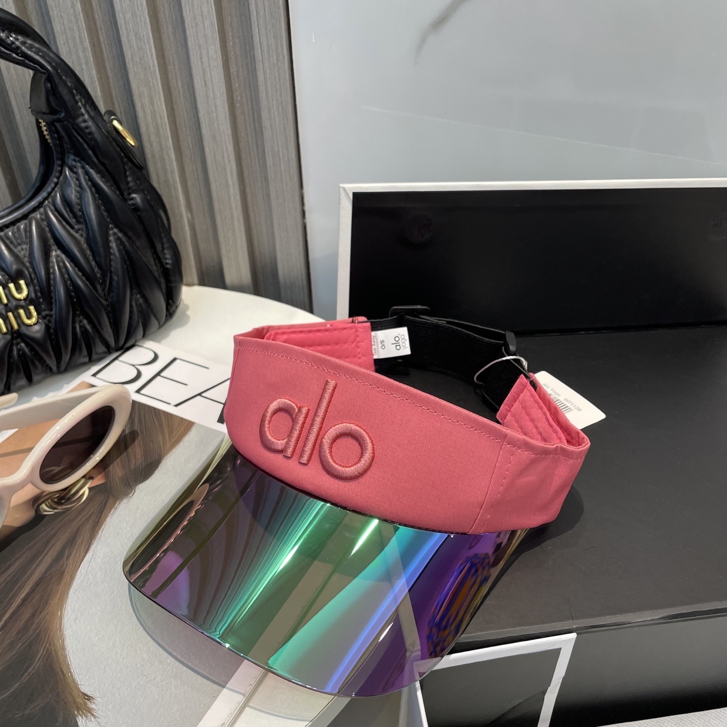 爆款🔥Alo新款镜片空顶帽
定制超薄纯棉面料,简约时尚更透气,超火爆
现货秒发