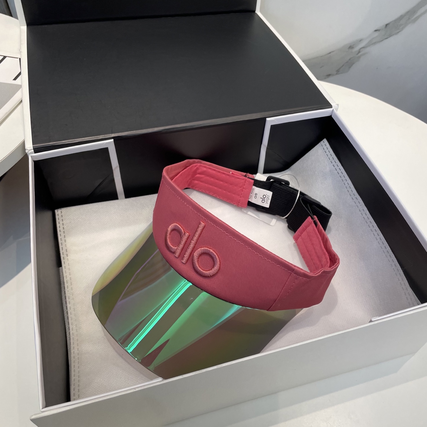 爆款🔥Alo新款镜片空顶帽
定制超薄纯棉面料,简约时尚更透气,超火爆
现货秒发