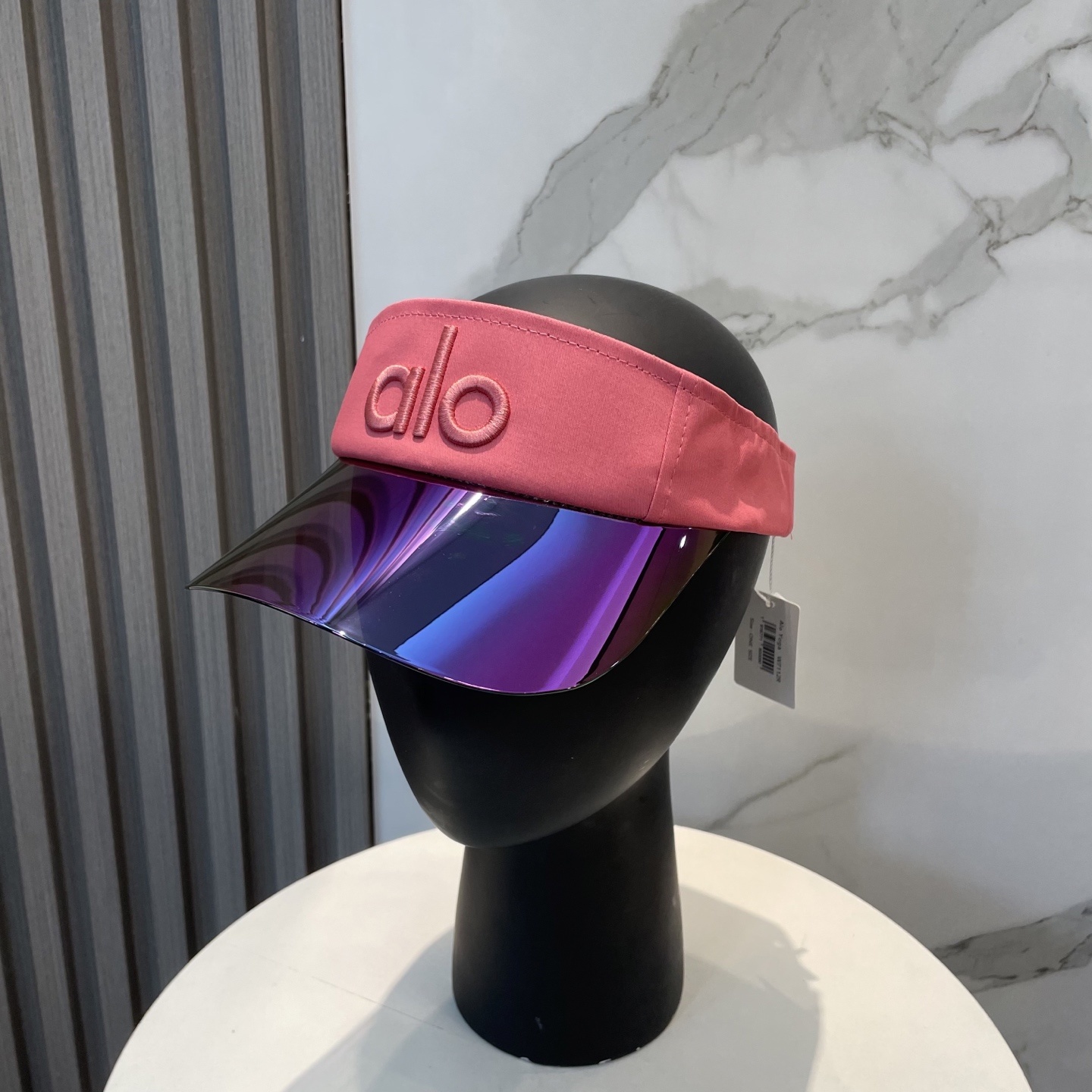 爆款🔥Alo新款镜片空顶帽
定制超薄纯棉面料,简约时尚更透气,超火爆
现货秒发