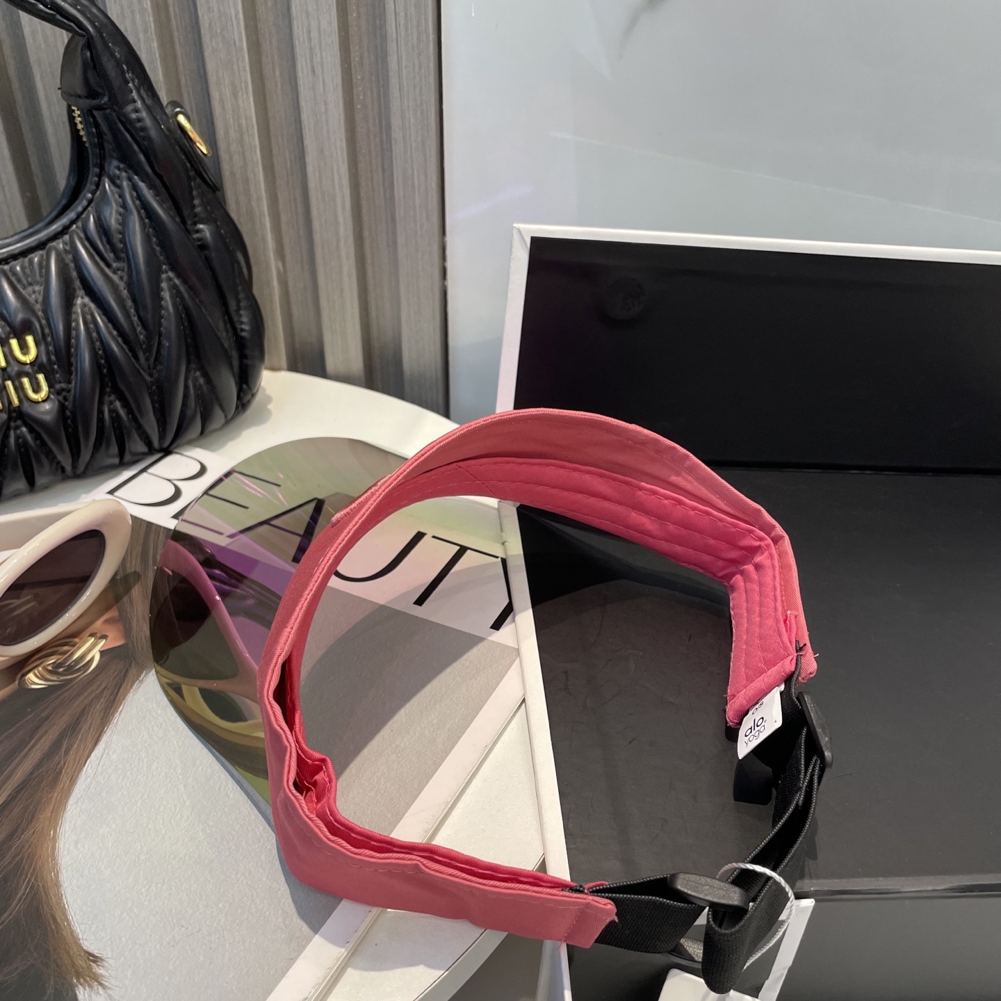 爆款🔥Alo新款镜片空顶帽
定制超薄纯棉面料,简约时尚更透气,超火爆
现货秒发