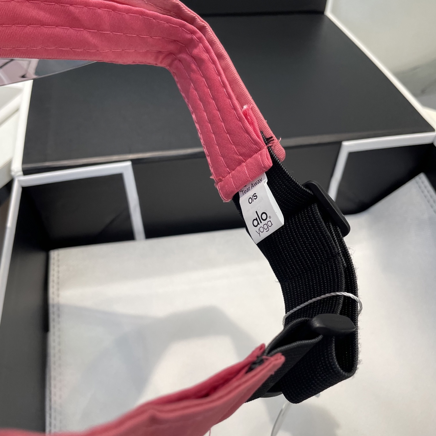 爆款🔥Alo新款镜片空顶帽
定制超薄纯棉面料,简约时尚更透气,超火爆
现货秒发