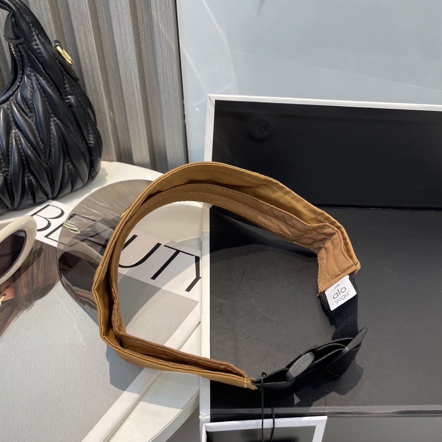 爆款🔥Alo新款镜片空顶帽
定制超薄纯棉面料,简约时尚更透气,超火爆
现货秒发