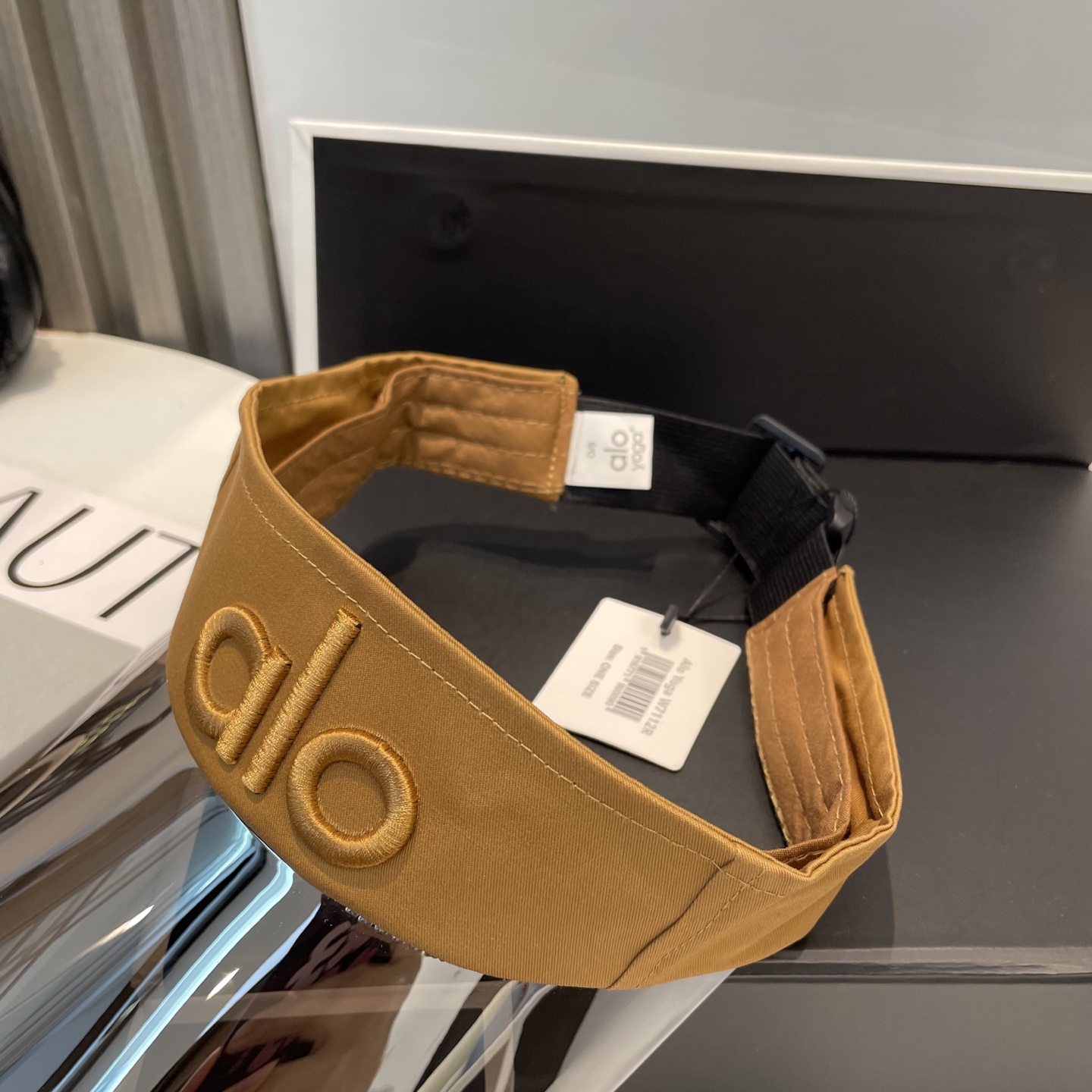 爆款🔥Alo新款镜片空顶帽
定制超薄纯棉面料,简约时尚更透气,超火爆
现货秒发