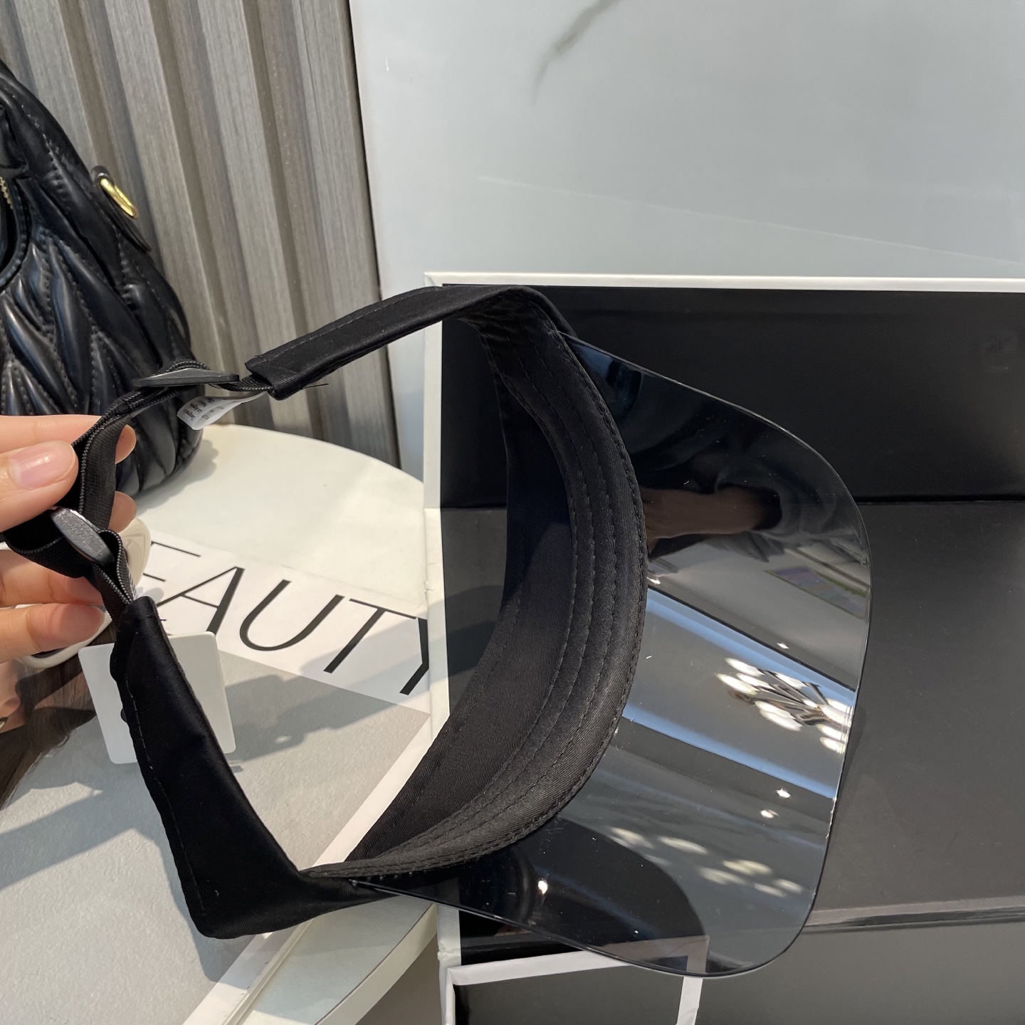 爆款🔥Alo新款镜片空顶帽
定制超薄纯棉面料,简约时尚更透气,超火爆
现货秒发