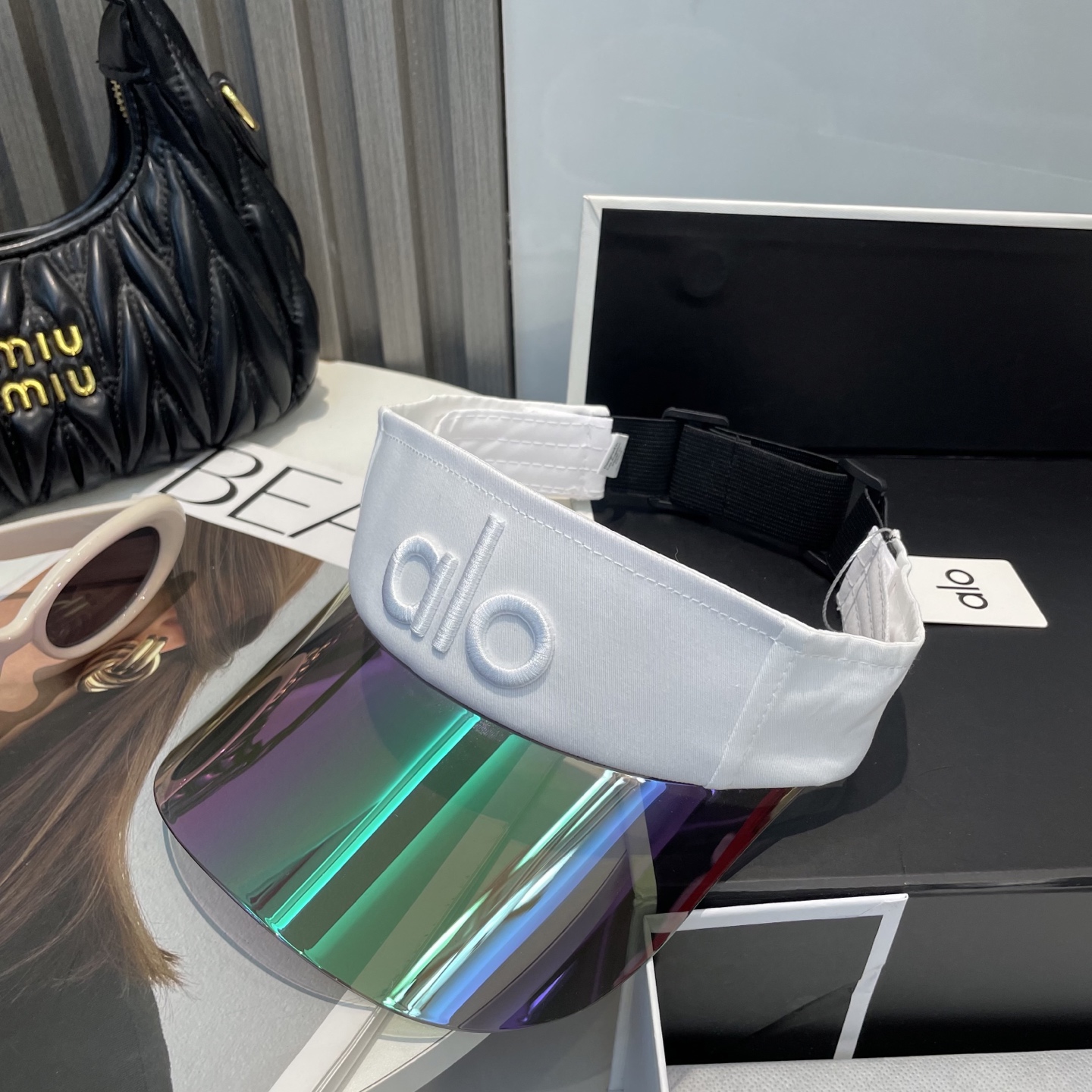 爆款🔥Alo新款镜片空顶帽
定制超薄纯棉面料,简约时尚更透气,超火爆
现货秒发