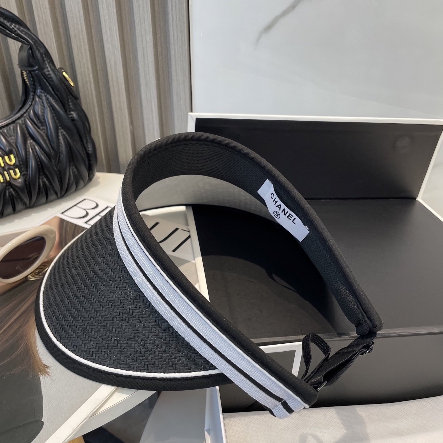    💛配防尘袋 【CHA香奈儿】2025新款独家款小香遮阳帽空顶帽，🔆遮阳百搭～休闲出街神器 巨防嗮！