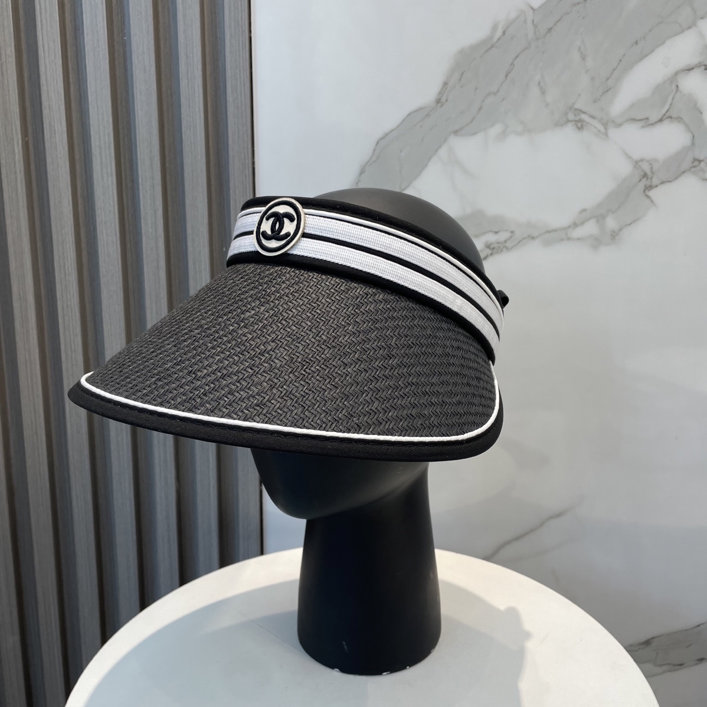    💛配防尘袋 【CHA香奈儿】2025新款独家款小香遮阳帽空顶帽，🔆遮阳百搭～休闲出街神器 巨防嗮！