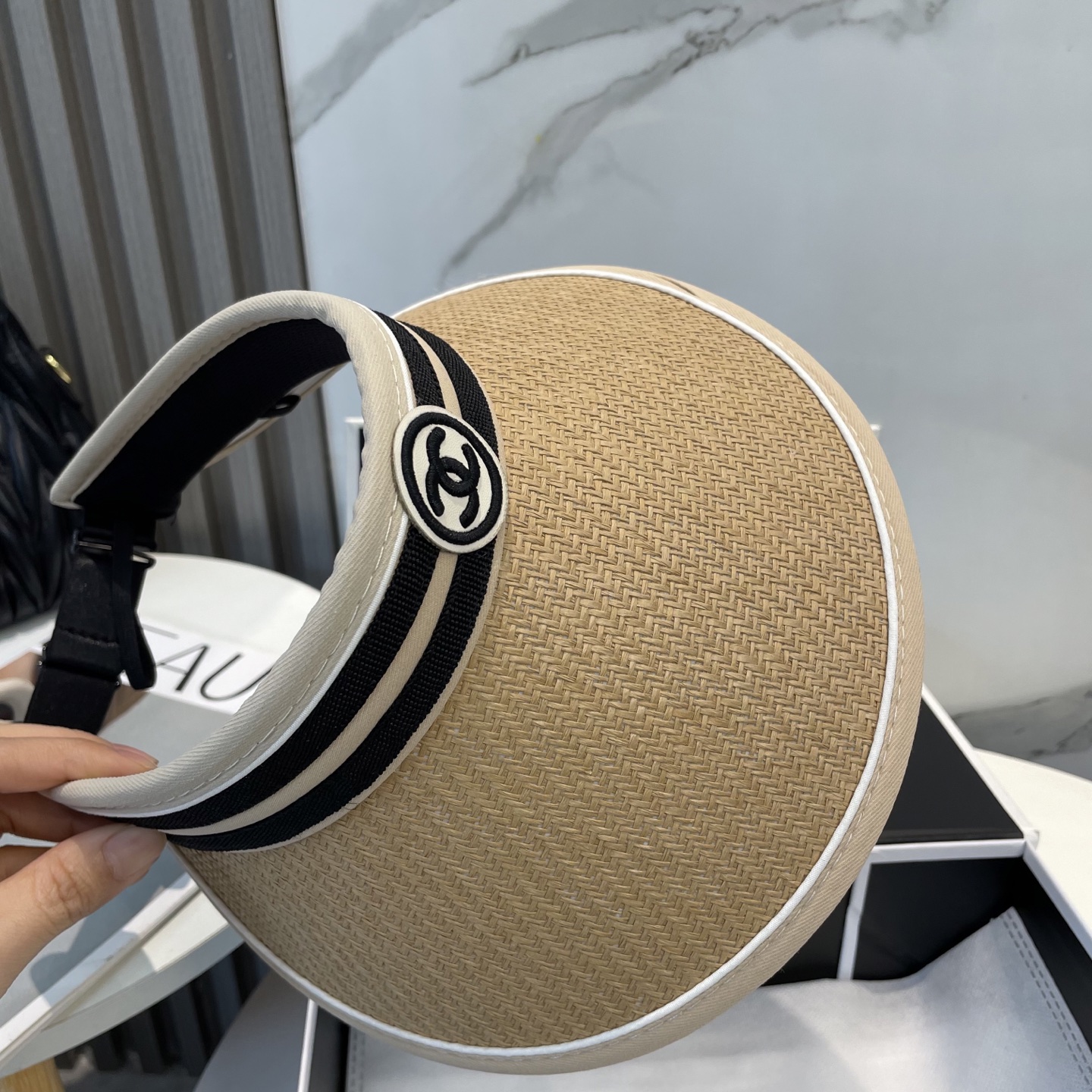    💛配防尘袋 【CHA香奈儿】2025新款独家款小香遮阳帽空顶帽，🔆遮阳百搭～休闲出街神器 巨防嗮！