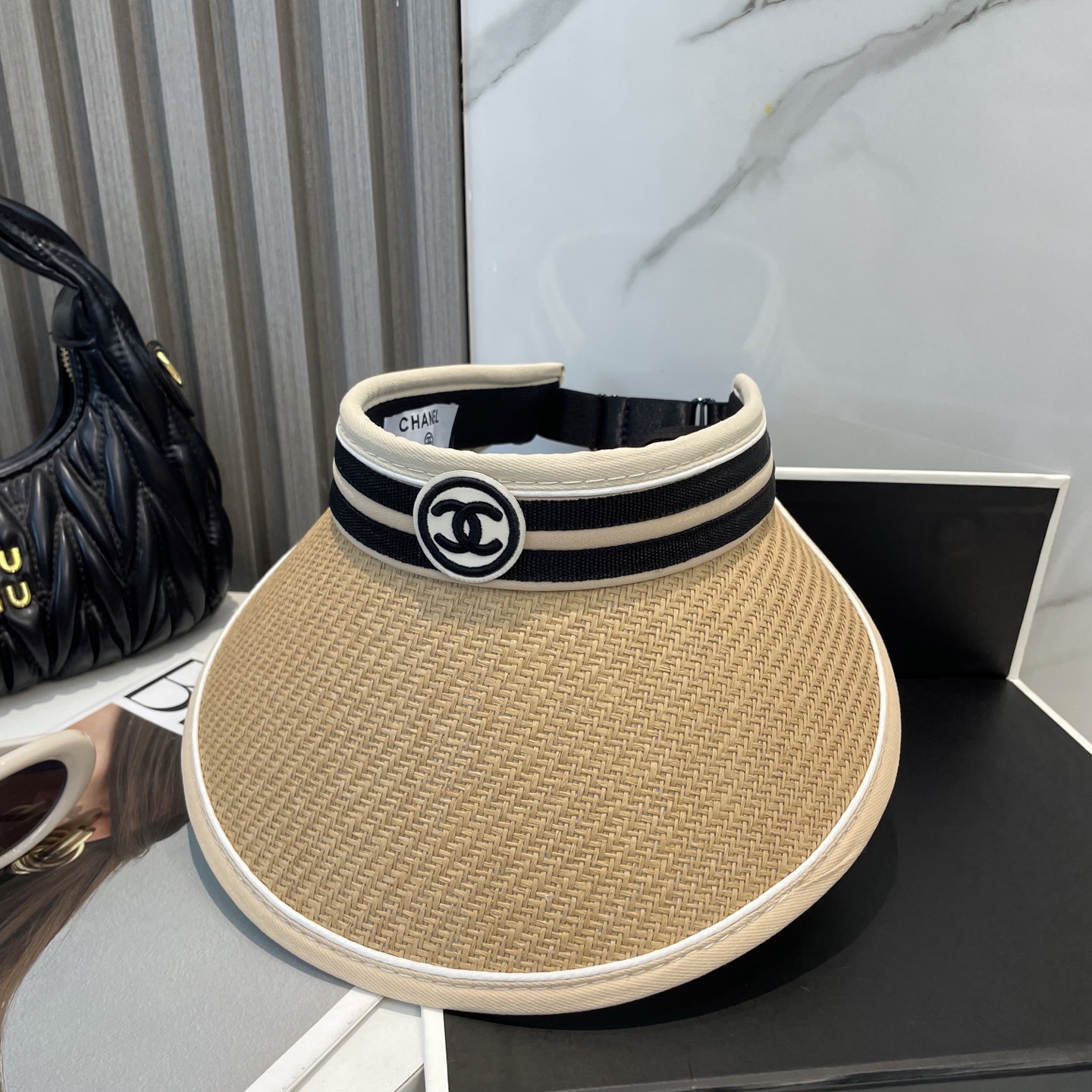    💛配防尘袋 【CHA香奈儿】2025新款独家款小香遮阳帽空顶帽，🔆遮阳百搭～休闲出街神器 巨防嗮！