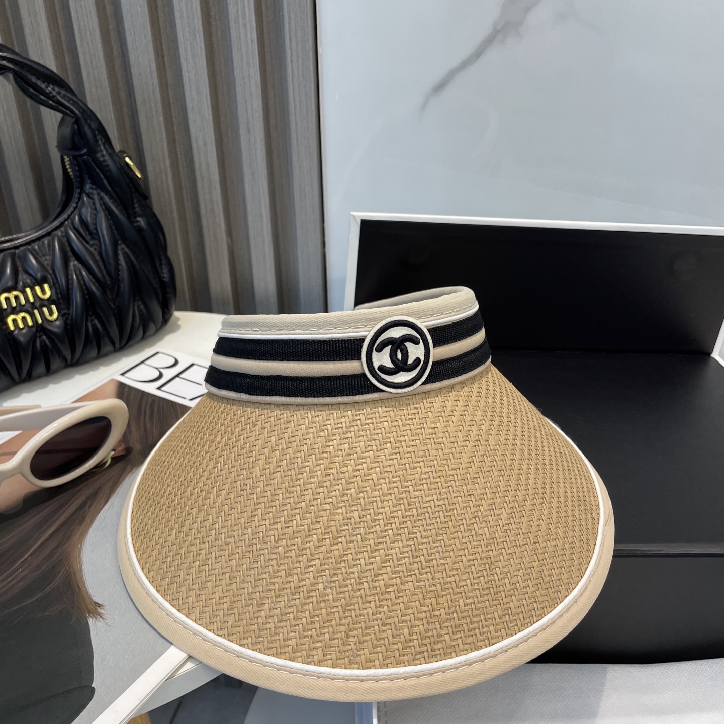    💛配防尘袋 【CHA香奈儿】2025新款独家款小香遮阳帽空顶帽，🔆遮阳百搭～休闲出街神器 巨防嗮！