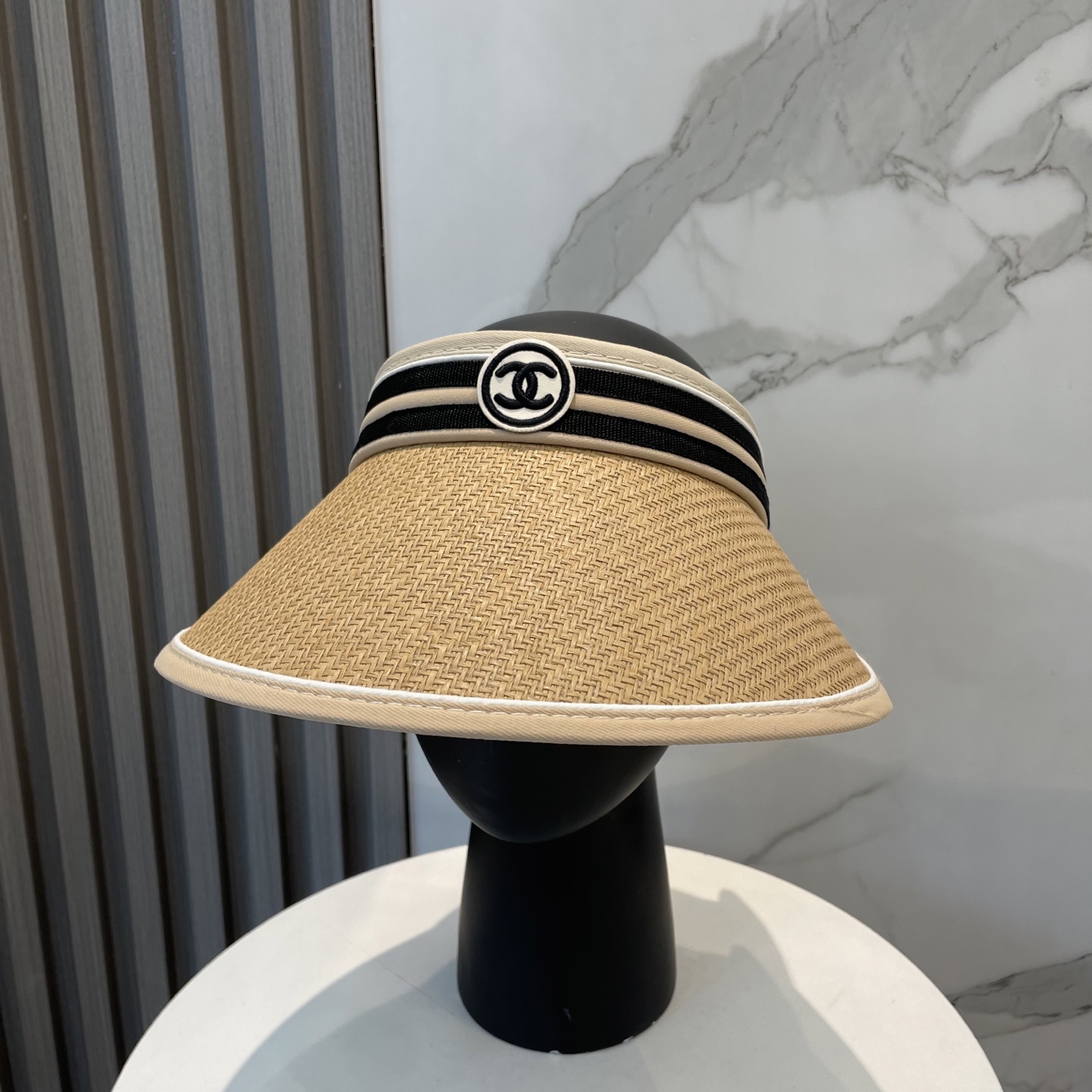    💛配防尘袋 【CHA香奈儿】2025新款独家款小香遮阳帽空顶帽，🔆遮阳百搭～休闲出街神器 巨防嗮！