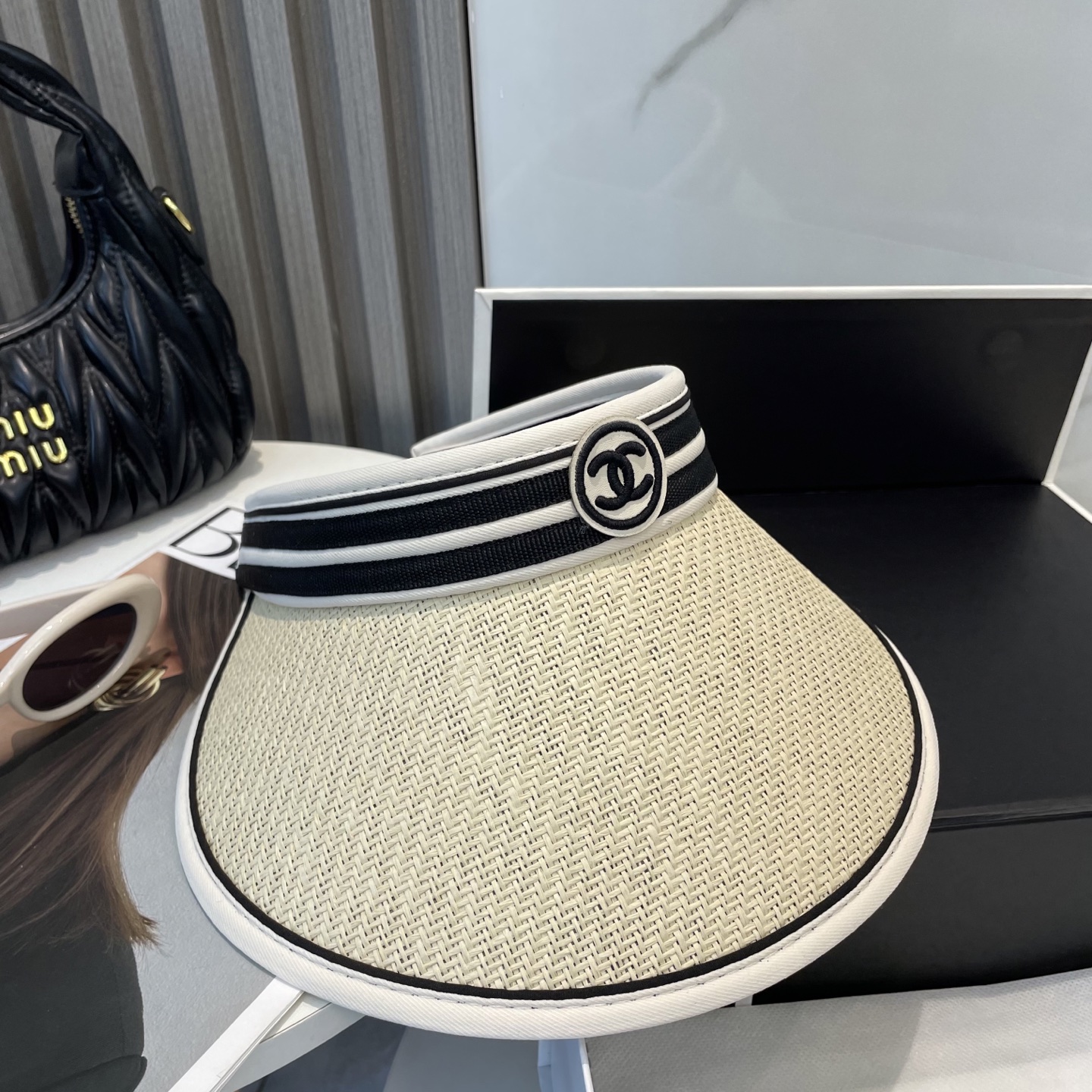    💛配防尘袋 【CHA香奈儿】2025新款独家款小香遮阳帽空顶帽，🔆遮阳百搭～休闲出街神器 巨防嗮！