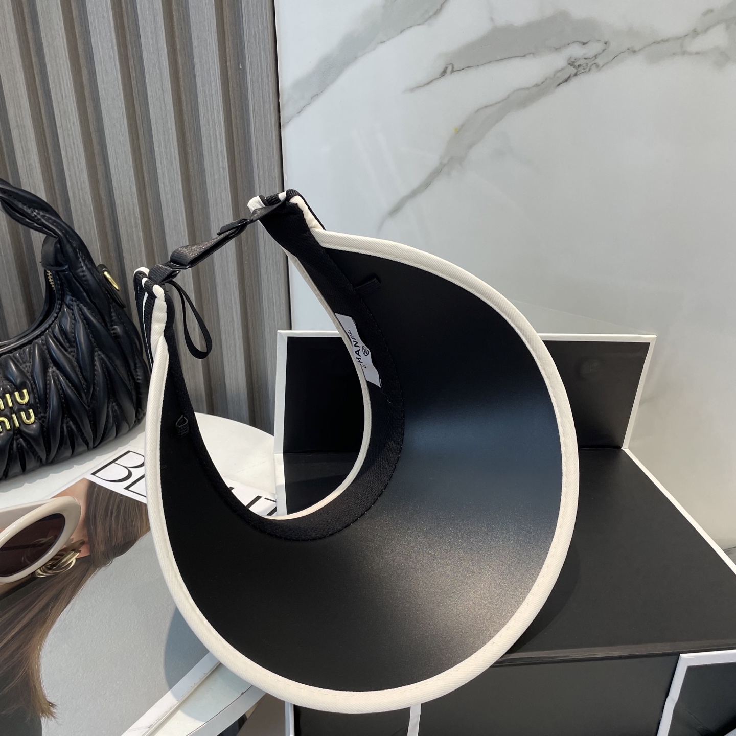    💛配防尘袋 【CHA香奈儿】2025新款独家款小香遮阳帽空顶帽，🔆遮阳百搭～休闲出街神器 巨防嗮！