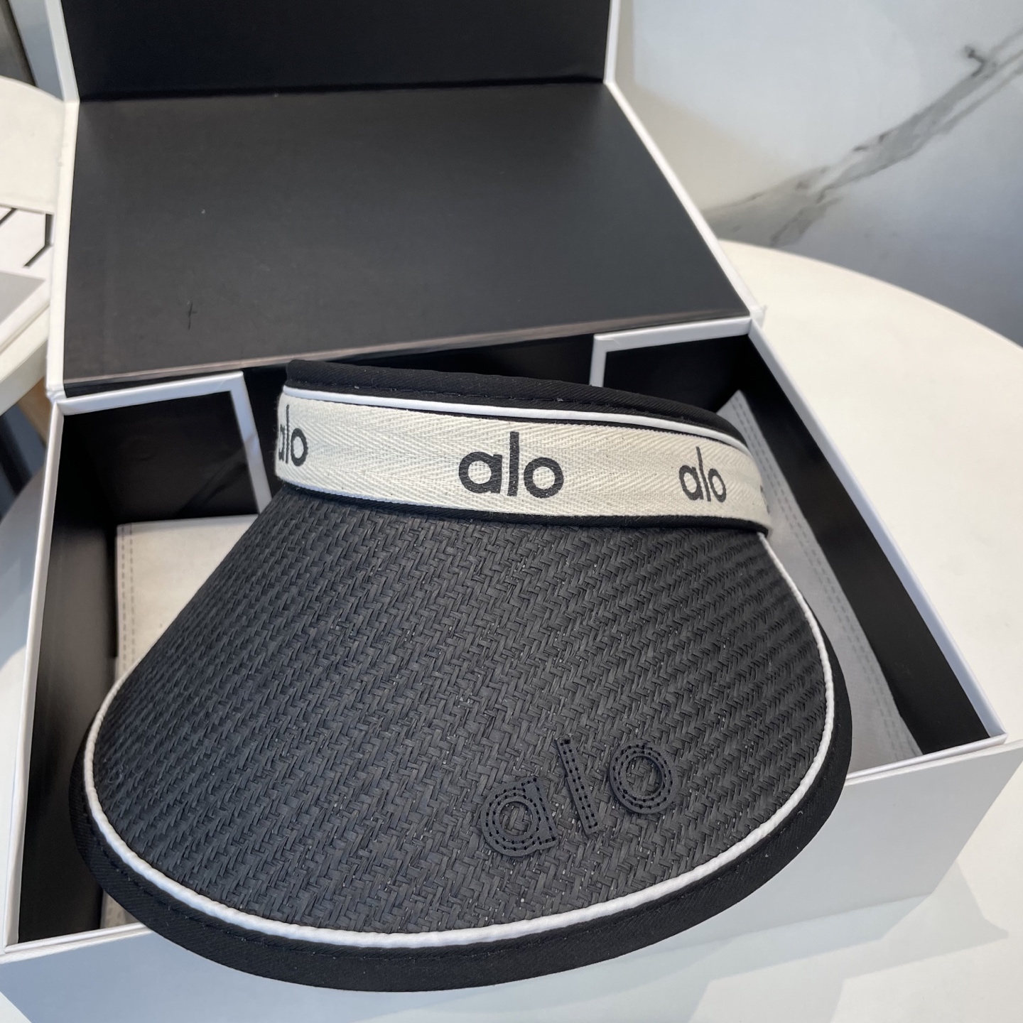  AIo新款空顶帽 遮阳帽🎩
空顶设计，帽型自带时尚✨
休闲时尚风超级百搭，巨防嗮！太爱了💕