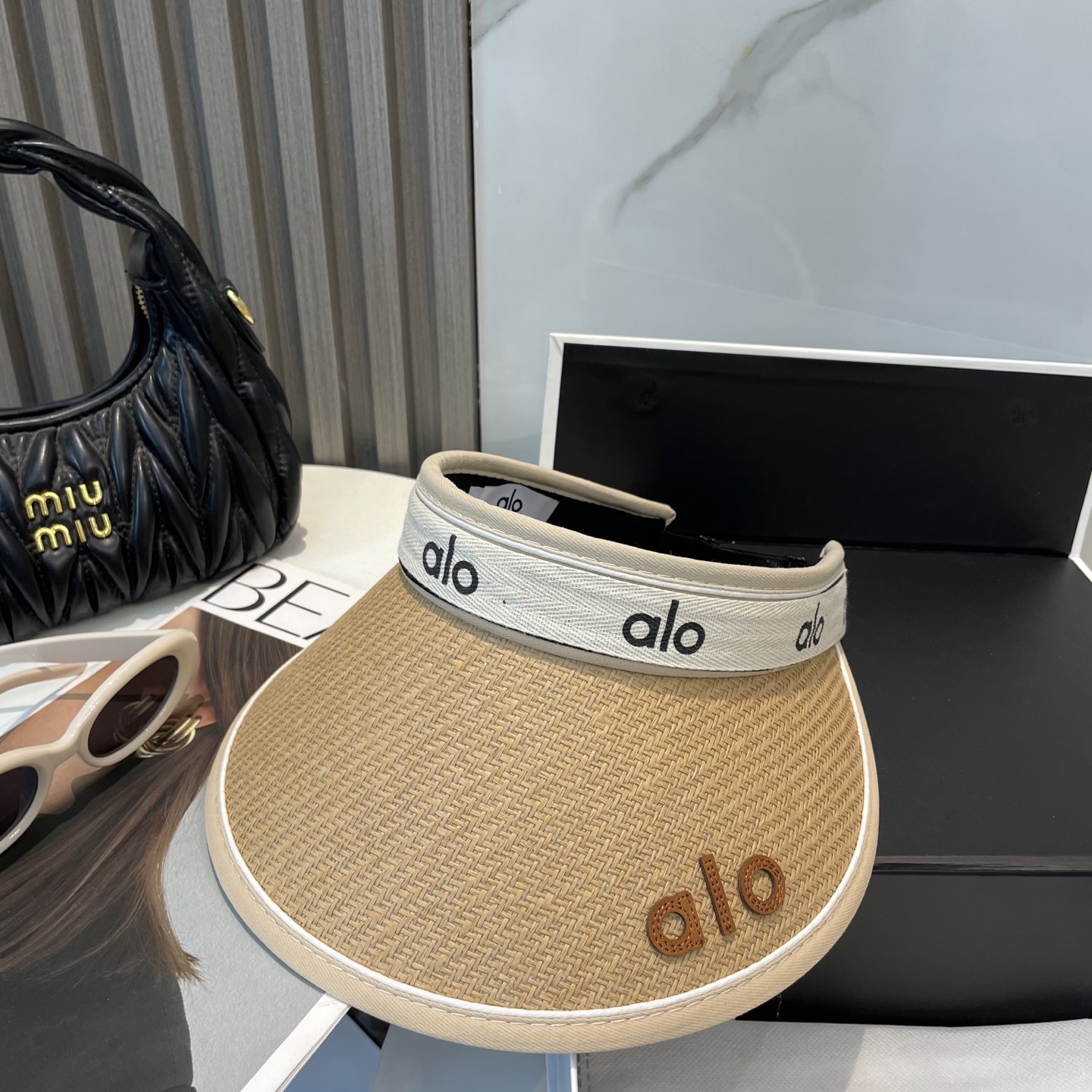  AIo新款空顶帽 遮阳帽🎩
空顶设计，帽型自带时尚✨
休闲时尚风超级百搭，巨防嗮！太爱了💕