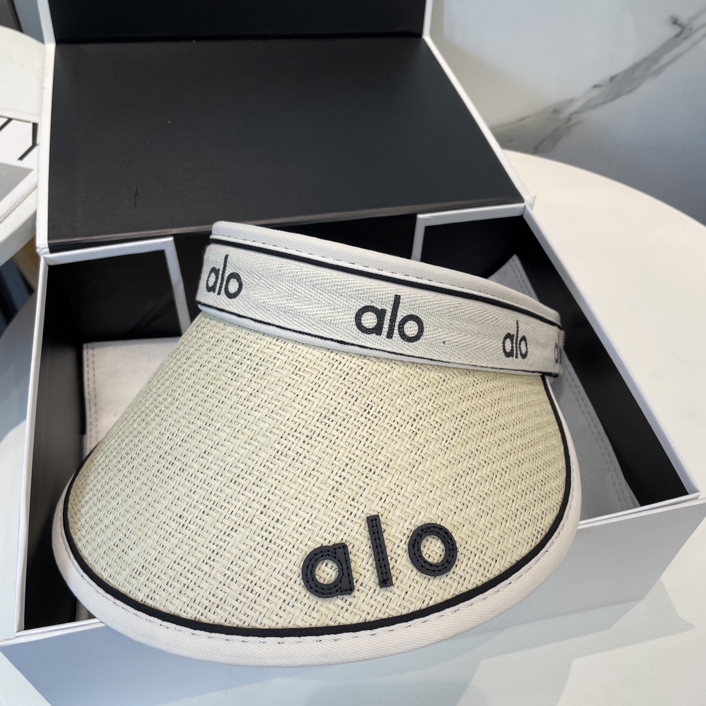  AIo新款空顶帽 遮阳帽🎩
空顶设计，帽型自带时尚✨
休闲时尚风超级百搭，巨防嗮！太爱了💕