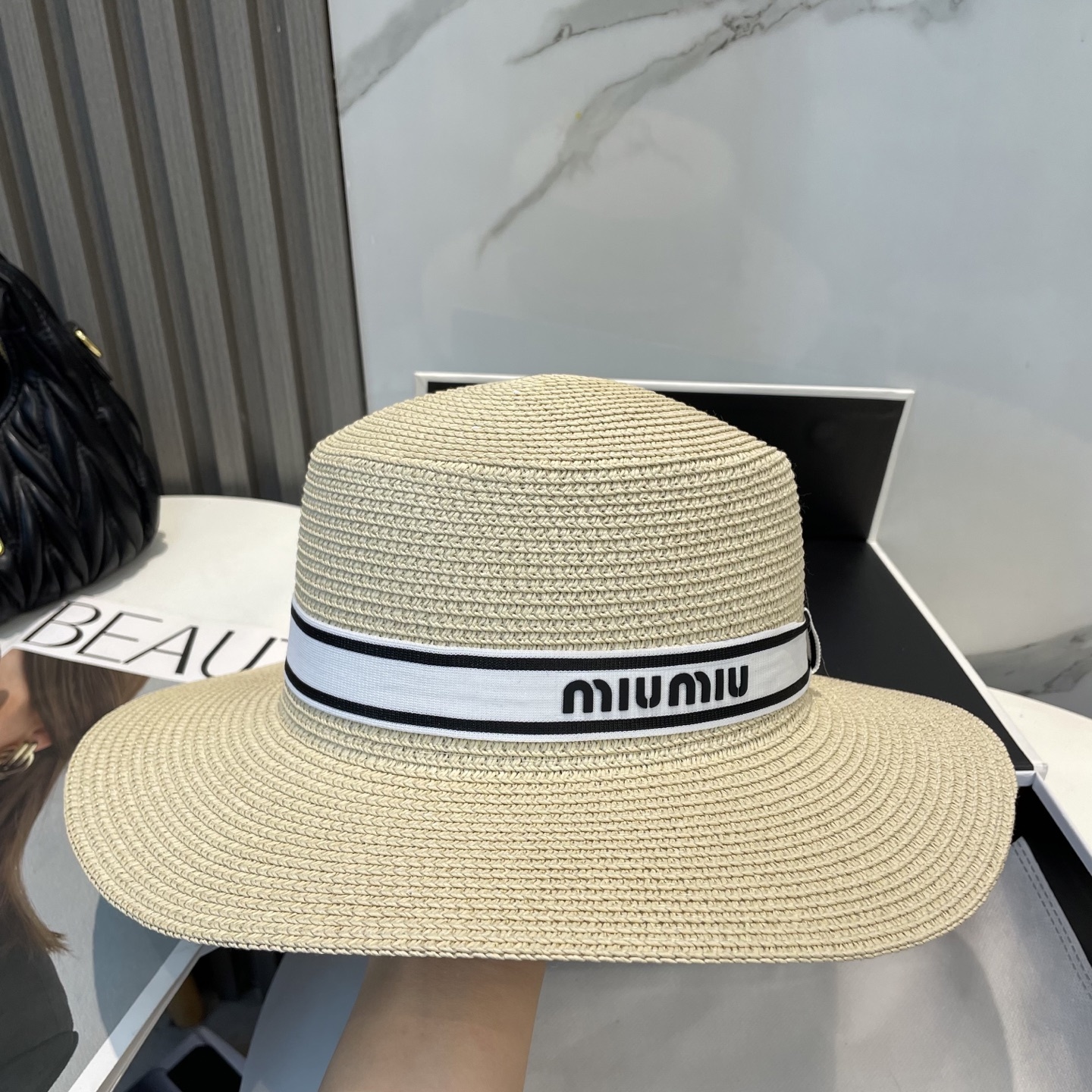 缪缪miumiu新款平顶草帽,高级定制,名媛风,细节待上,夏季防晒防紫外线,出行必备,百搭好看