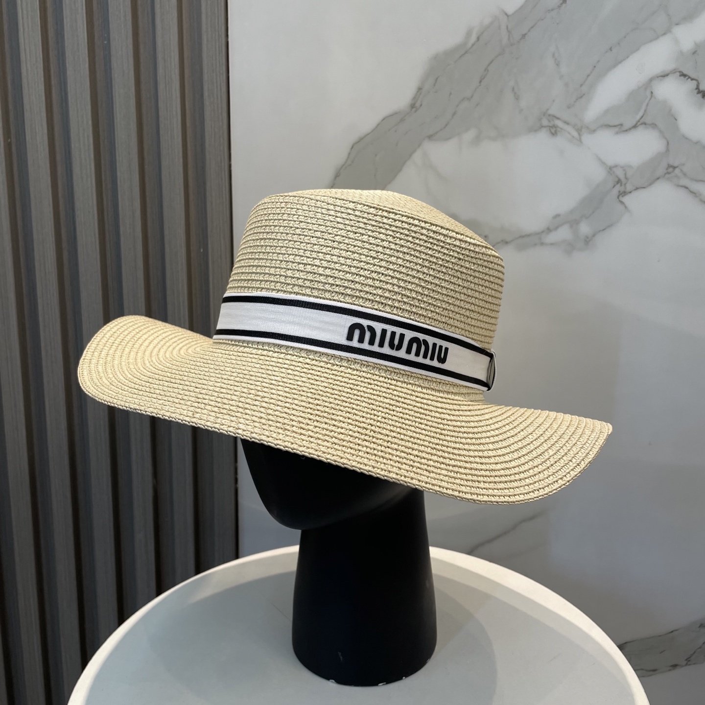 缪缪miumiu新款平顶草帽,高级定制,名媛风,细节待上,夏季防晒防紫外线,出行必备,百搭好看