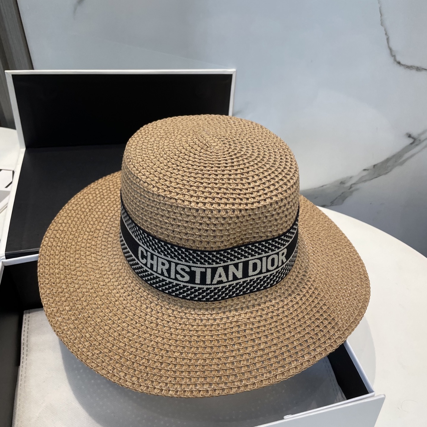 迪奥Dior 新款平顶草帽,高级定制,名媛风,细节待上,夏季防晒防紫外线,出行必备,百搭好看