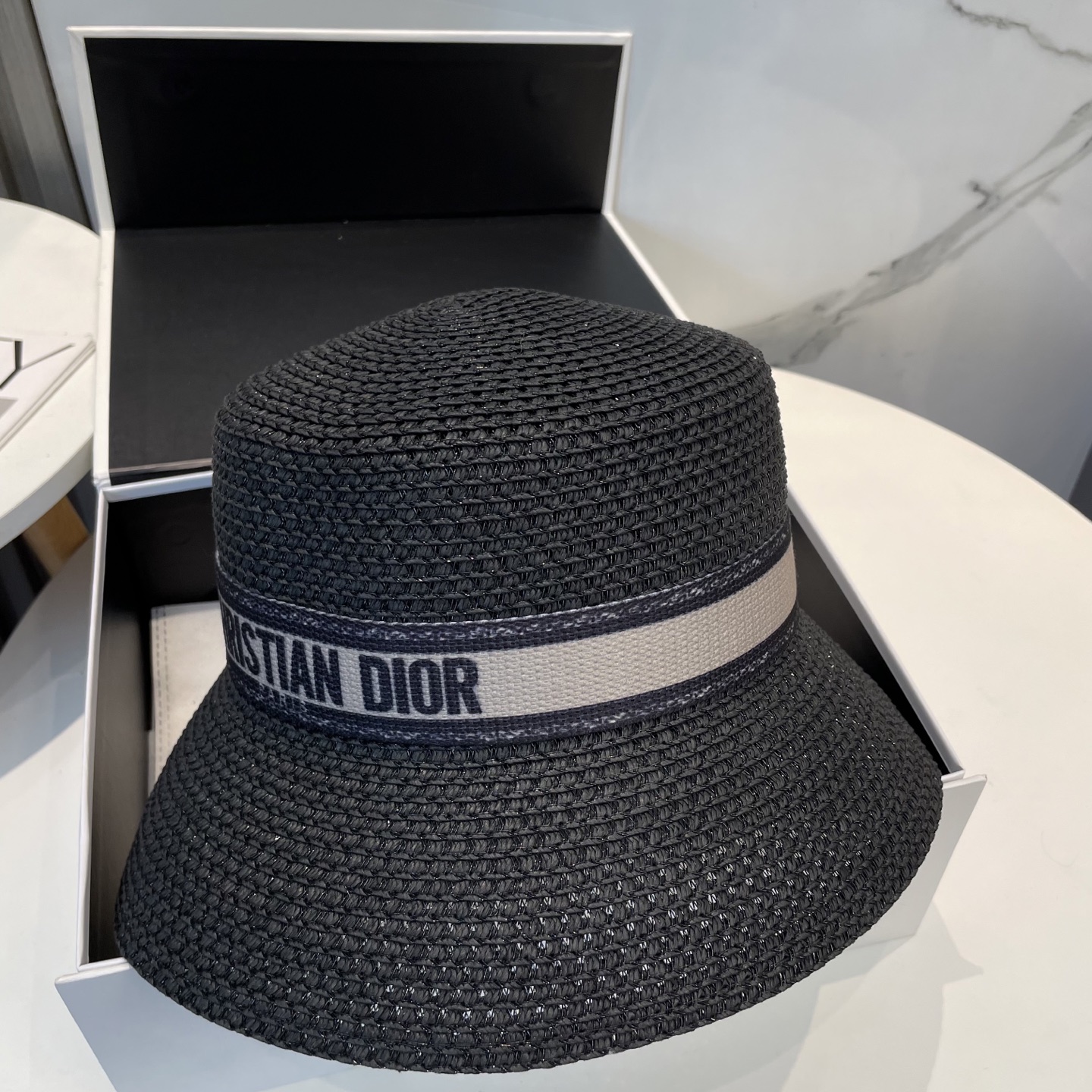 
迪奥Dior 新款草帽，高级定制，名媛风，细节待上，夏季防晒防紫外线，出行必备，百搭好看